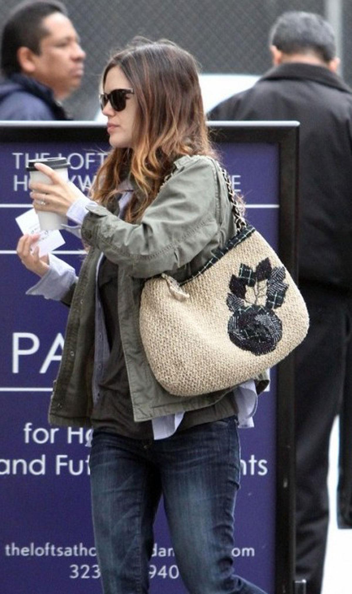 Chanel Beige Rope Organic Raffia Camelia Shoulder Tote For Sale 2