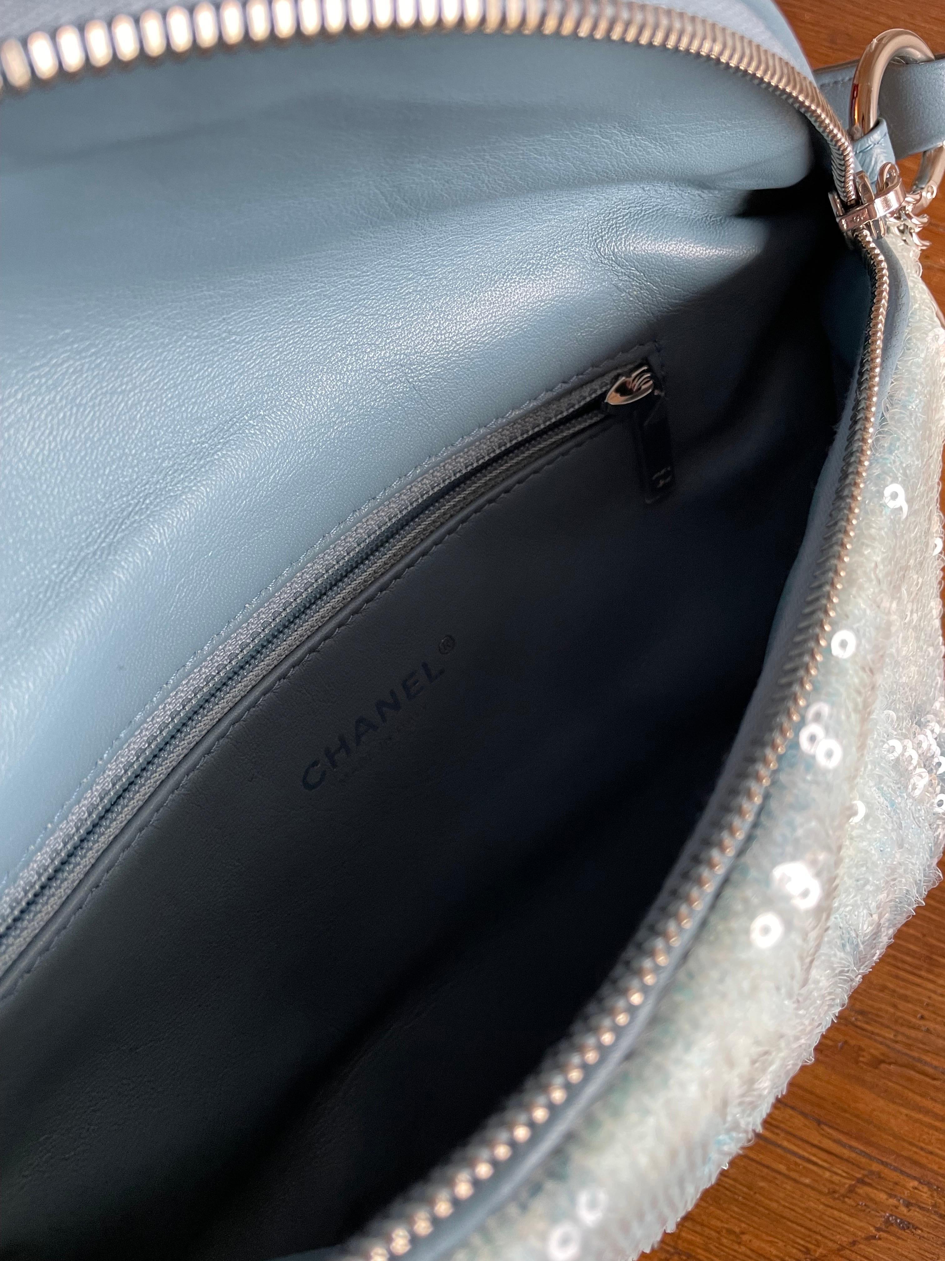 Chanel belt bag with sequins. 3