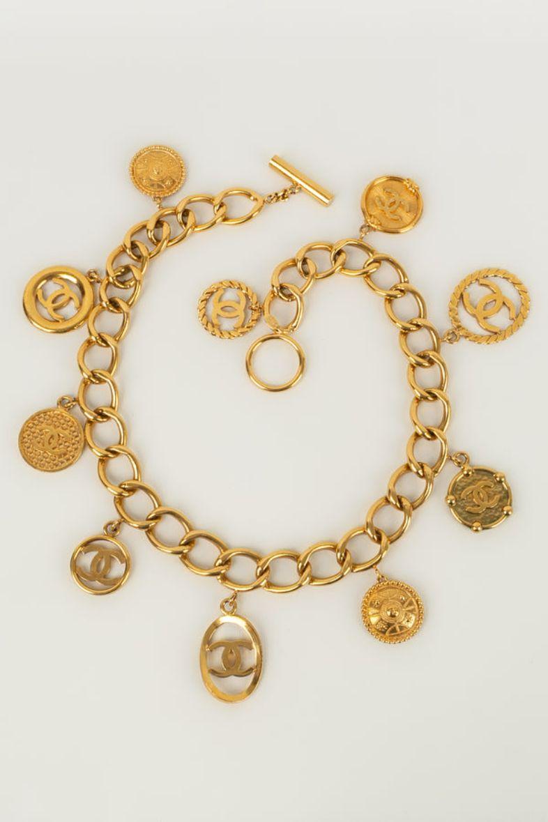Chanel Belt Charms in Gold Metal, 1993 For Sale 1