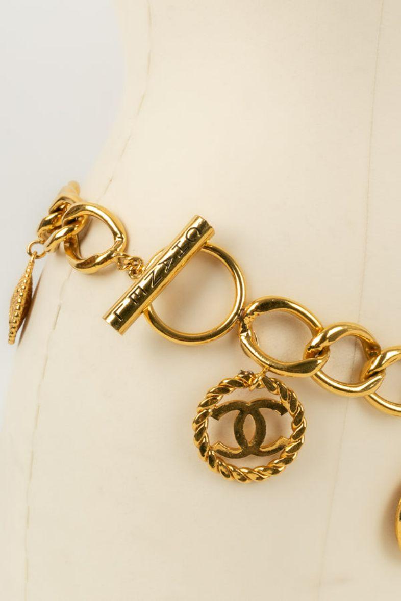 Chanel Belt Charms in Gold Metal, 1993 For Sale 3