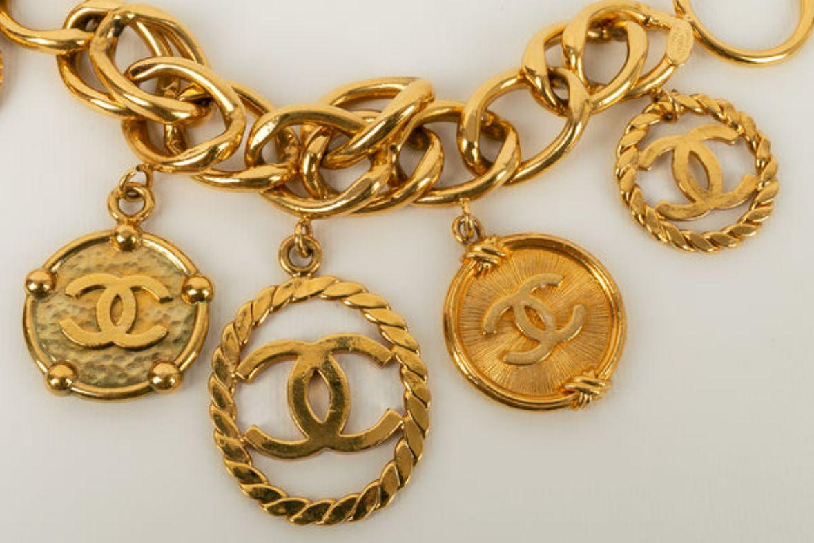 Chanel Belt Charms in Gold Metal, 1993 For Sale 4