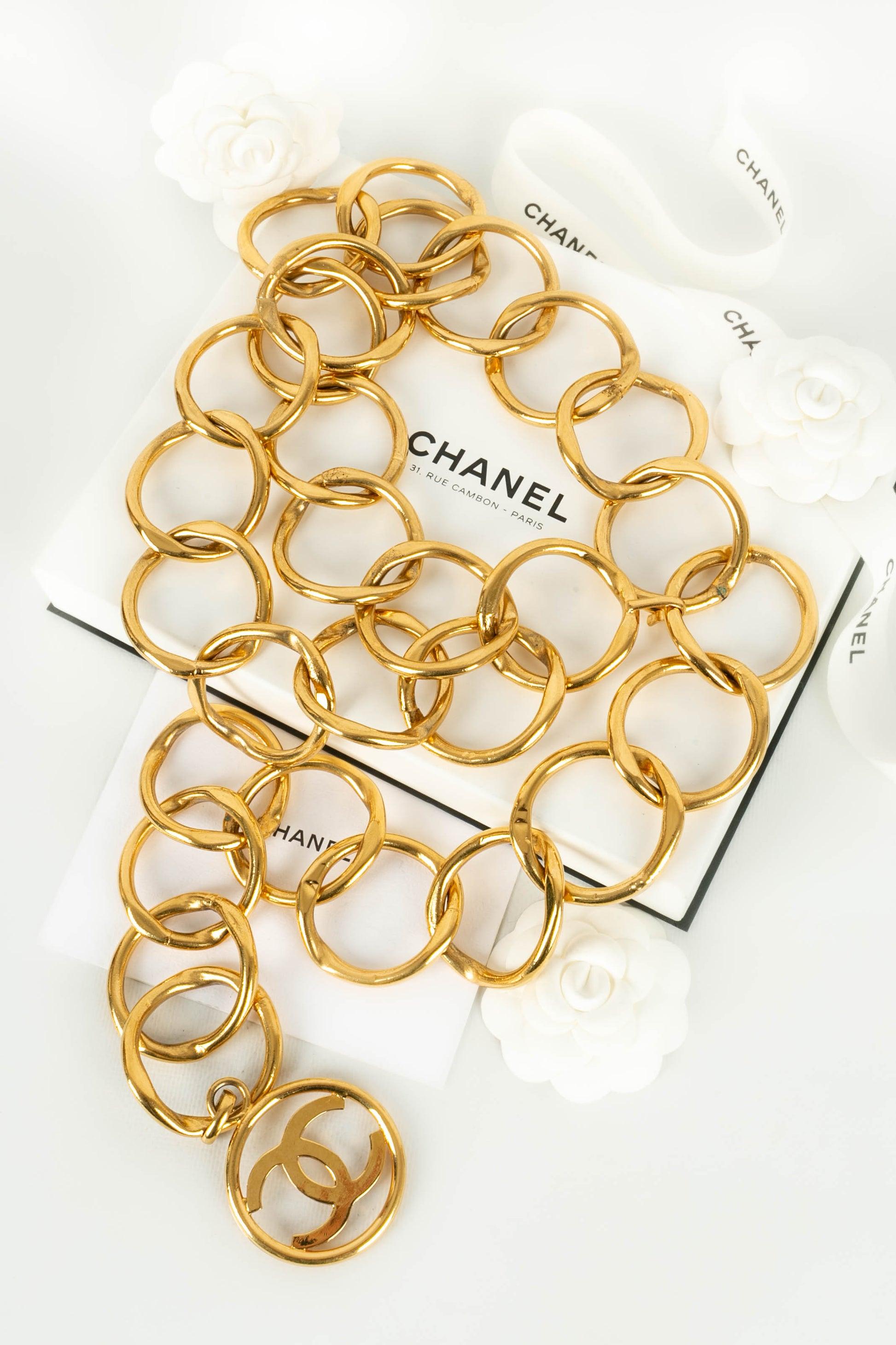 Chanel Belt Composed of Big Links in Gold-Plated Metal, 1990s For Sale 6