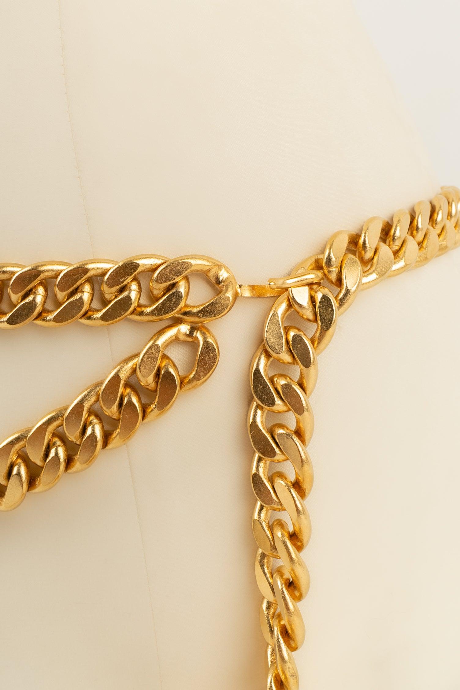 Chanel Belt Composed of Chains in Gold-Plated Metal, 1995 For Sale 1