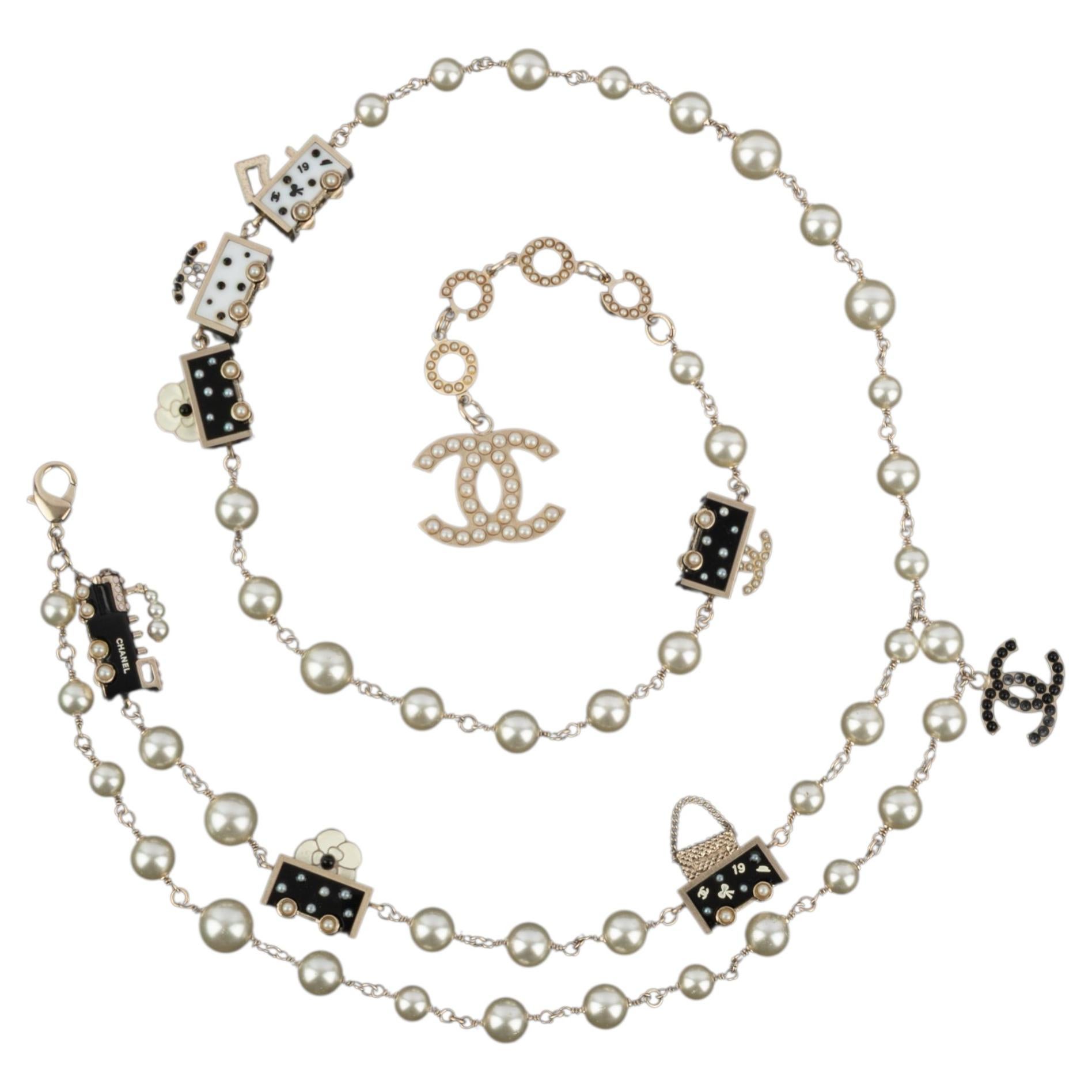 Chanel belt Cruise Grand Central, New York 2007