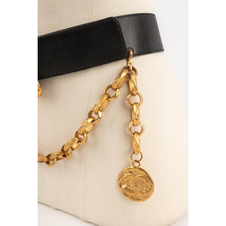 De las mujeres Cinturón Chanel de piel negra con metal dorado batido, 1995