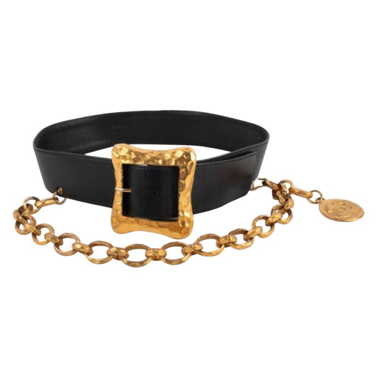 Chanel Belt in Black Leather with Beaten Golden Metal, 1995