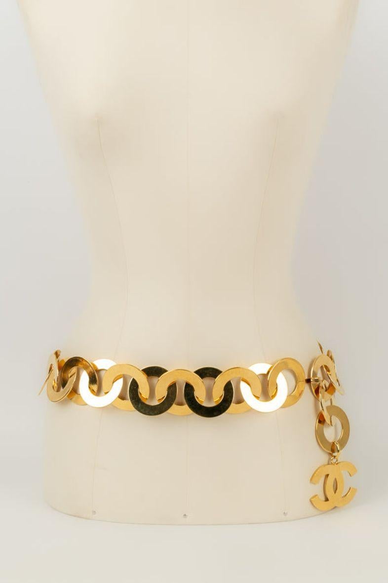 Chanel - (Made in France) Belt in gold metal. Collection 2cc6.

Additional information: 
Dimensions: Length: 88 cm
Condition: Very good condition
Seller Ref number: CCB125