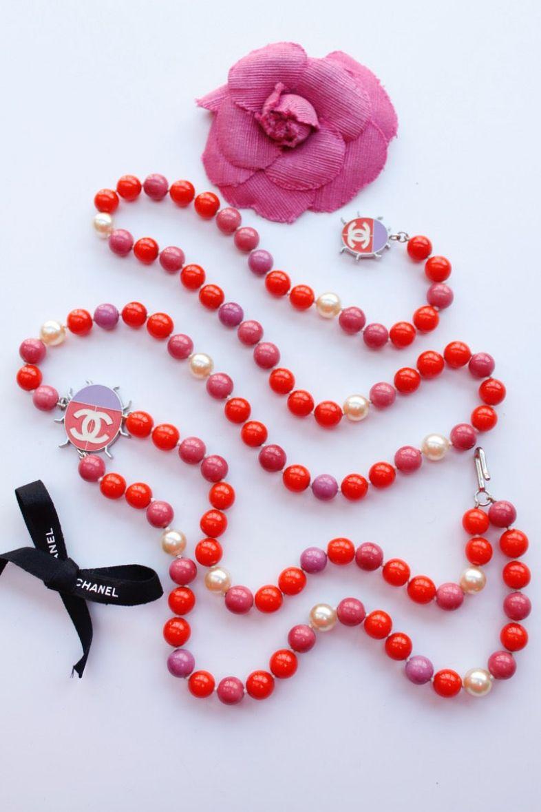 Ceinture Chanel en perles de verre et perles nacrées montées sur nœuds Pour femmes en vente