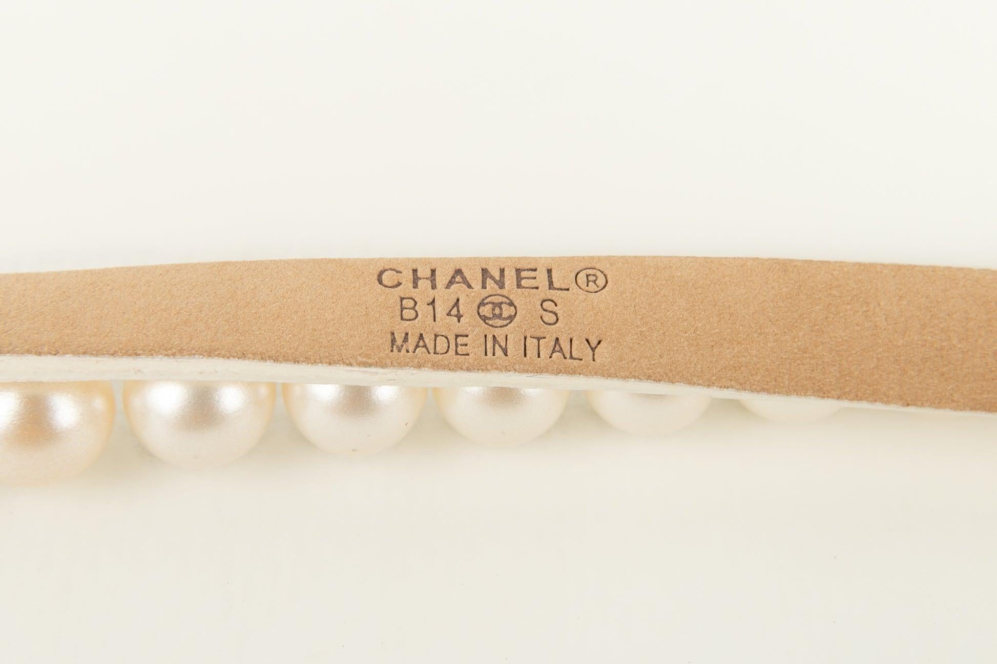 Chanel Gürtel aus Leder und perlenbesetzten Kostüm-Perlen, 2014 im Angebot 4