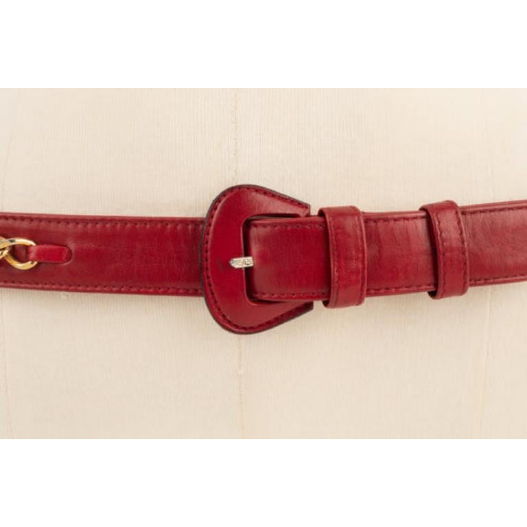Chanel Belt in Red Leather In Excellent Condition In SAINT-OUEN-SUR-SEINE, FR