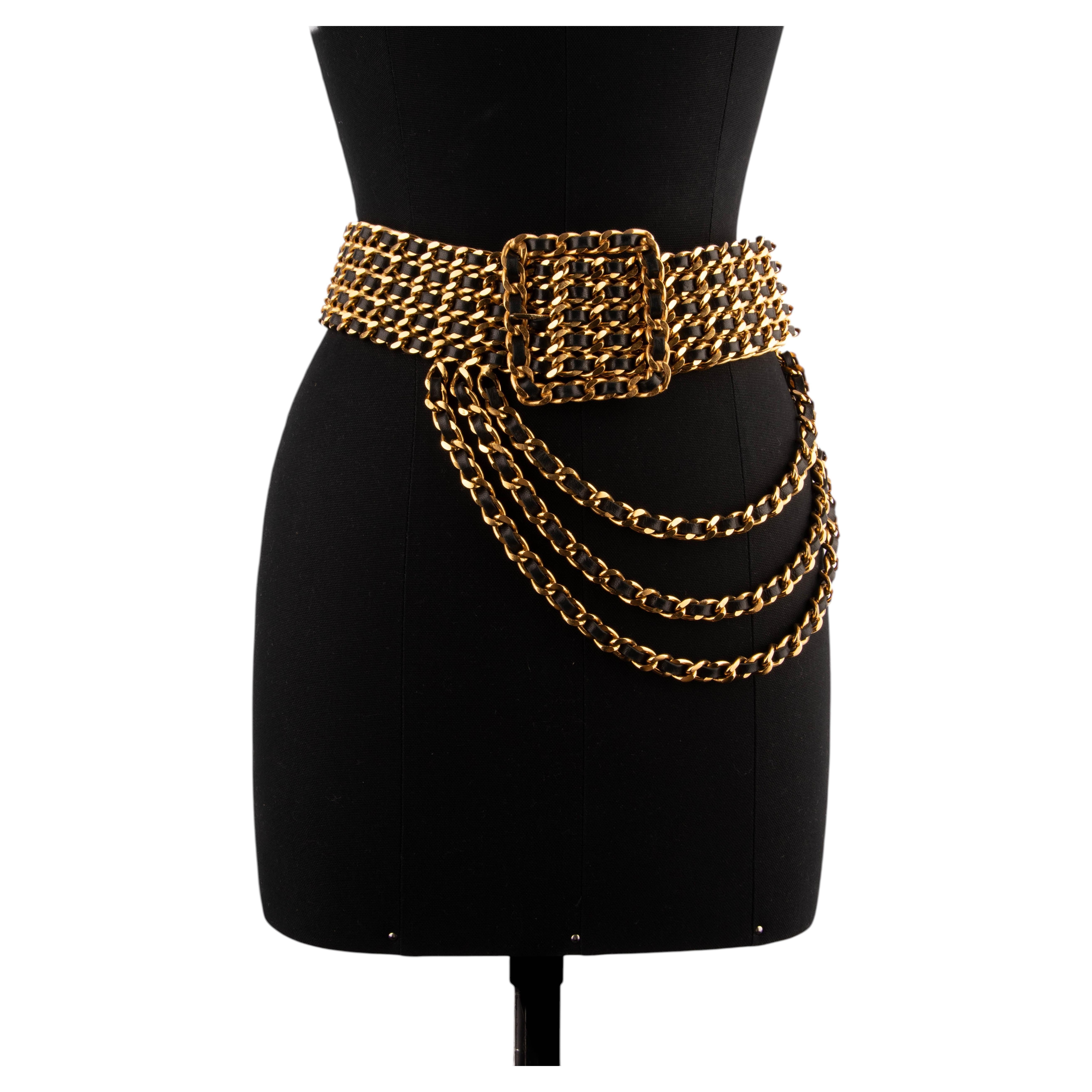 Ceinture Chanel « Les dessous à la mode » par Karl Lagerfeld, printemps-été 1993