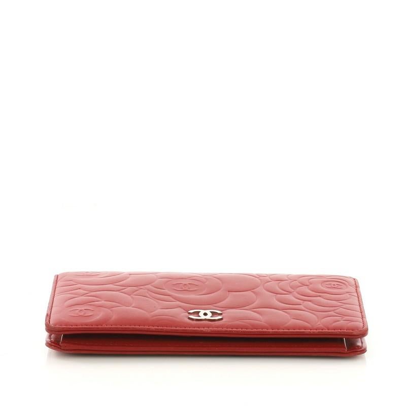 Chanel Bi-Fold Wallet Camellia Lambskin Long In Good Condition In NY, NY
