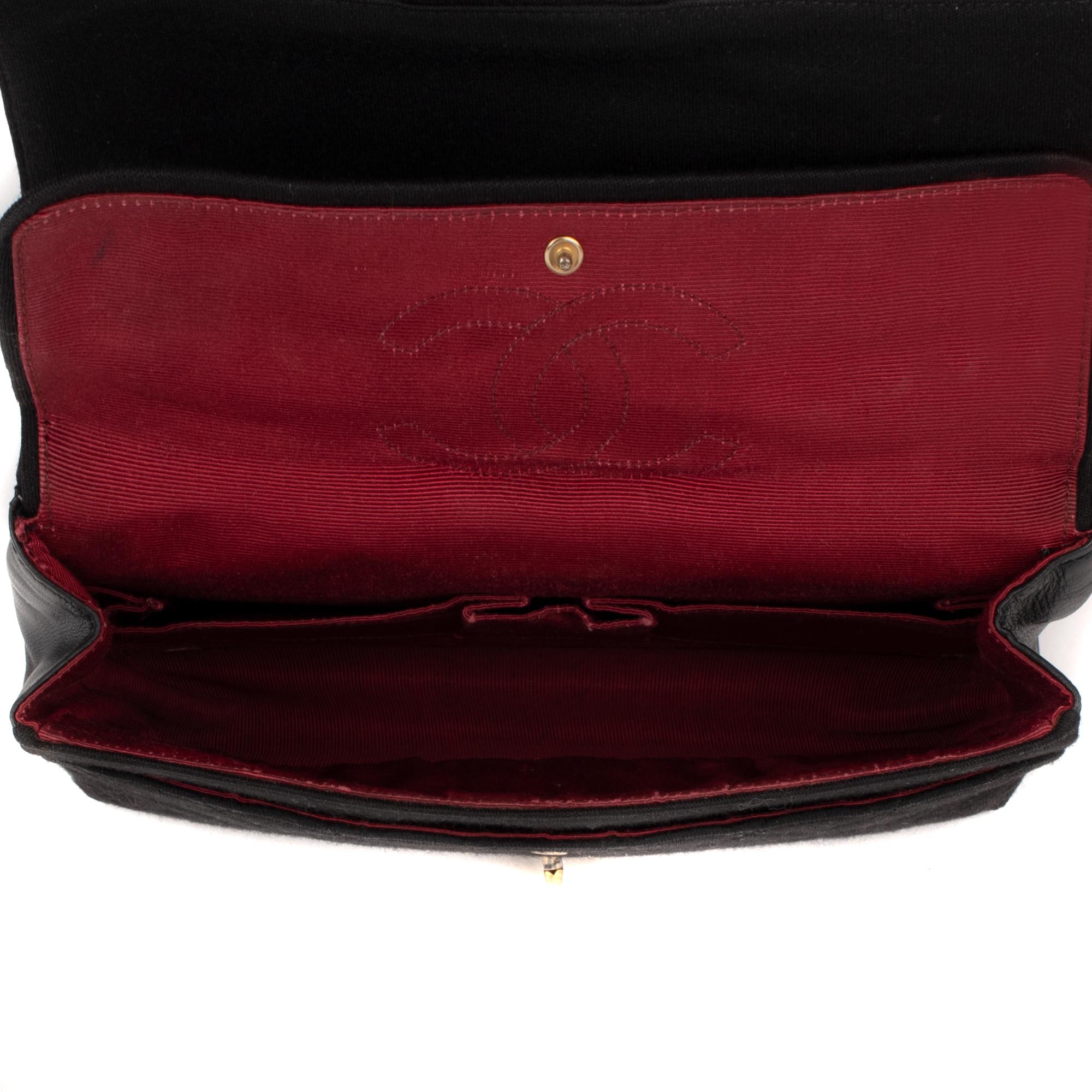 Handbag Chanel vintage in Black Jersey And Leather, GHW ! 2
