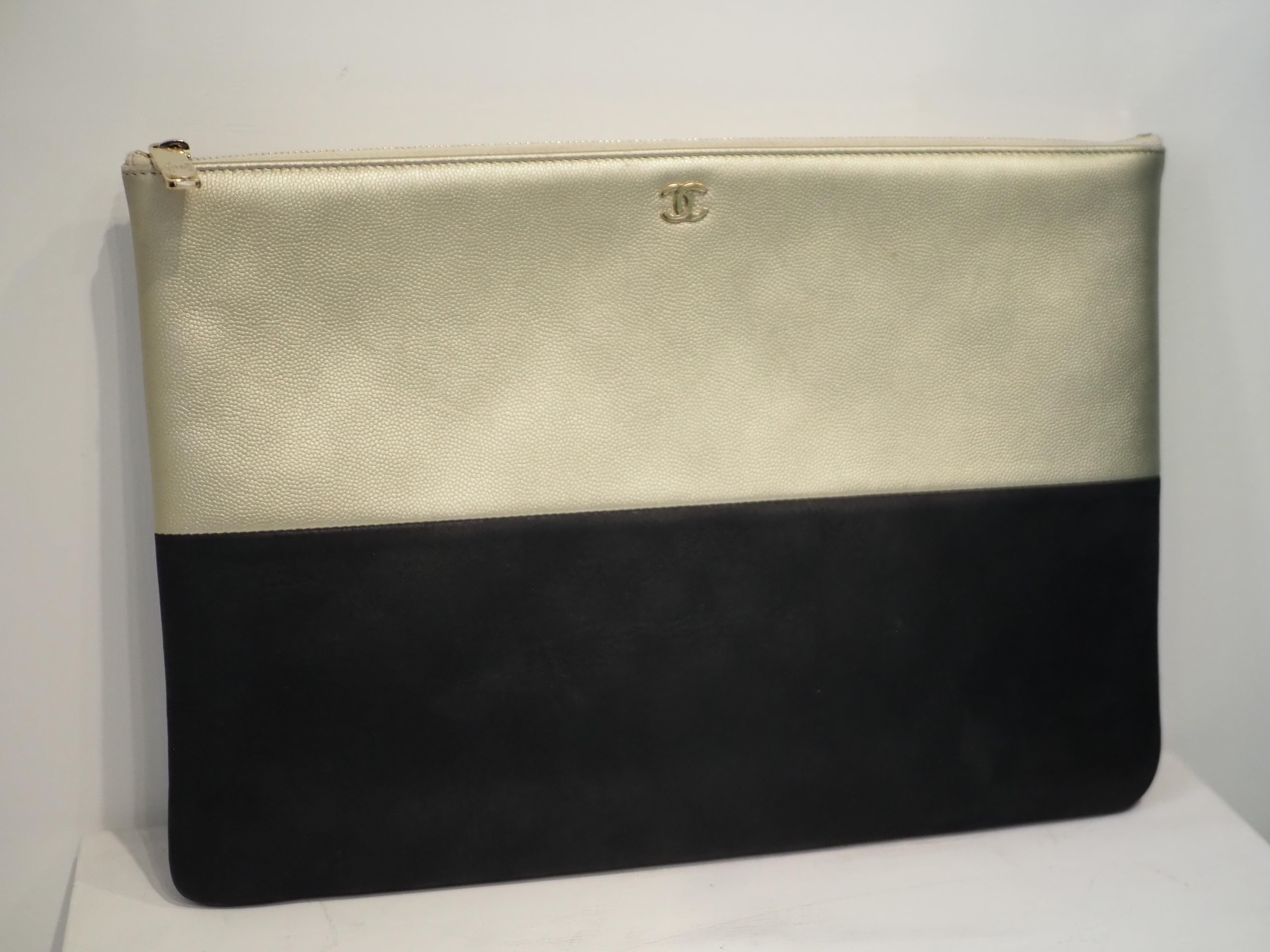 Chanel bicolour leather clutch For Sale 6