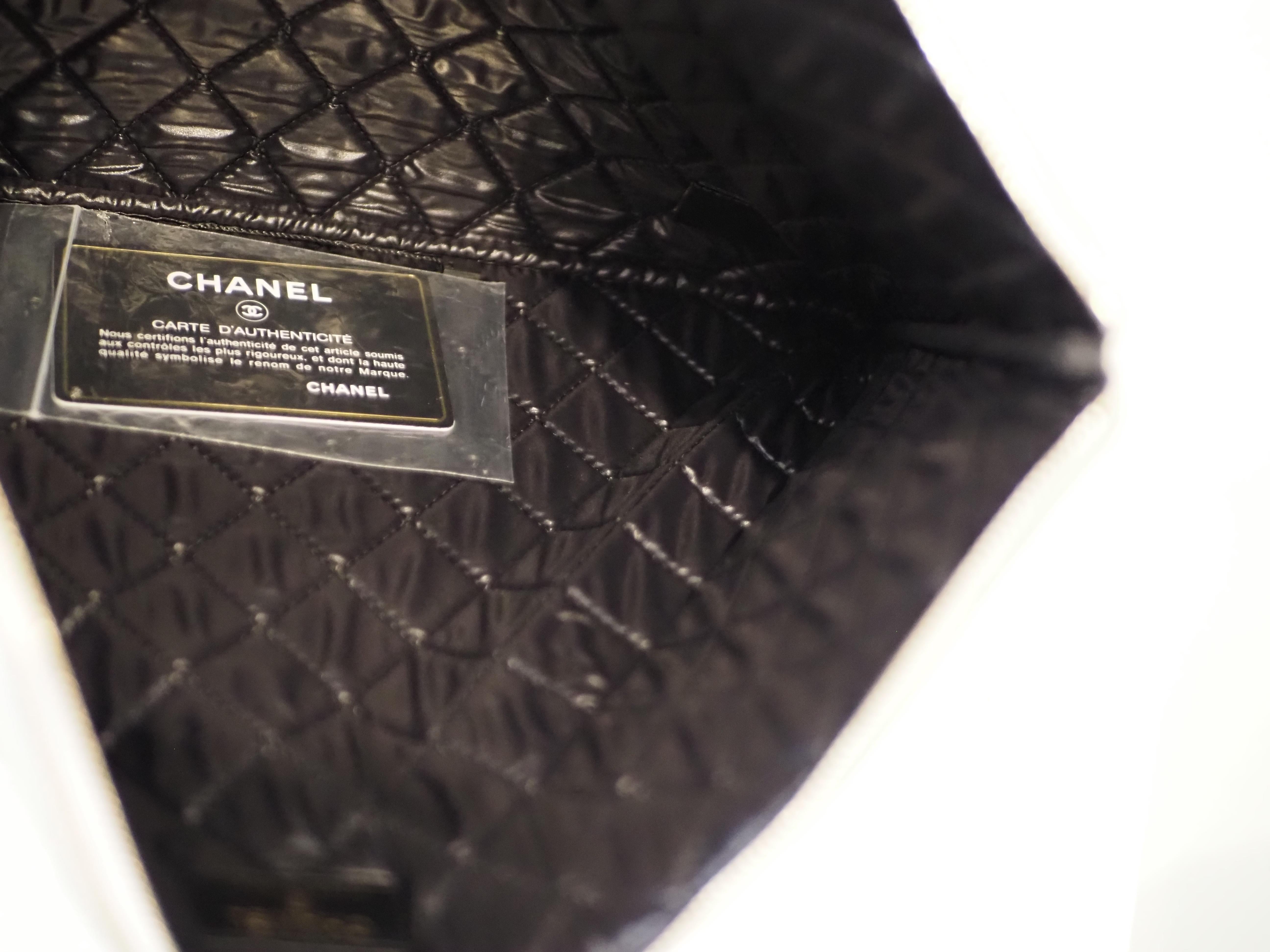 Chanel bicolour leather clutch For Sale 4