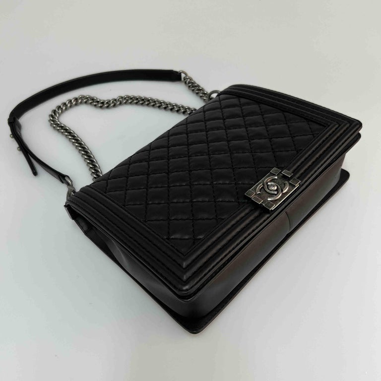 CHANEL Big BOY Bag in Black Leather For Sale at 1stDibs