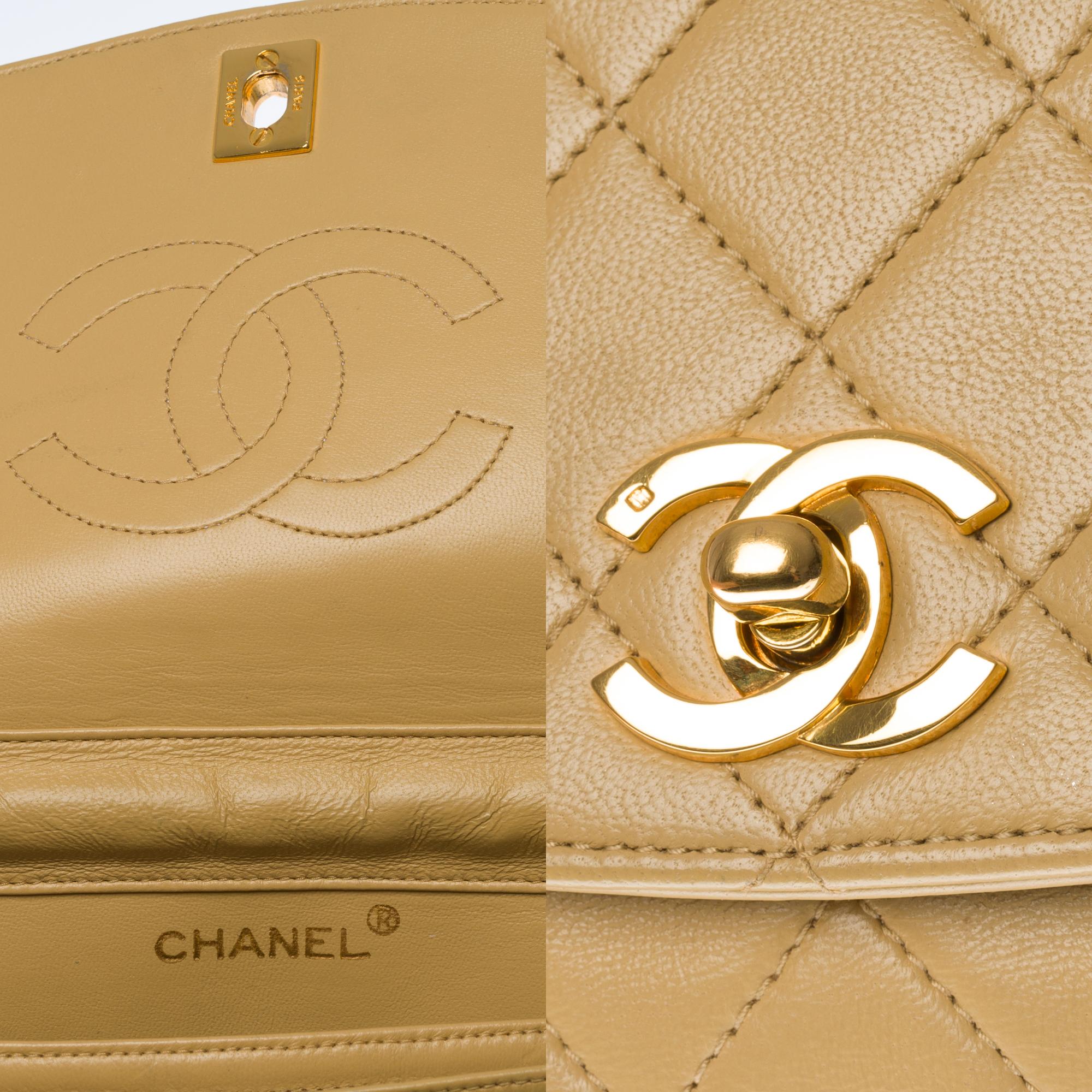 Chanel Big Classic Umhängetasche aus gestepptem beigem Lammleder und goldenen Beschlägen Damen