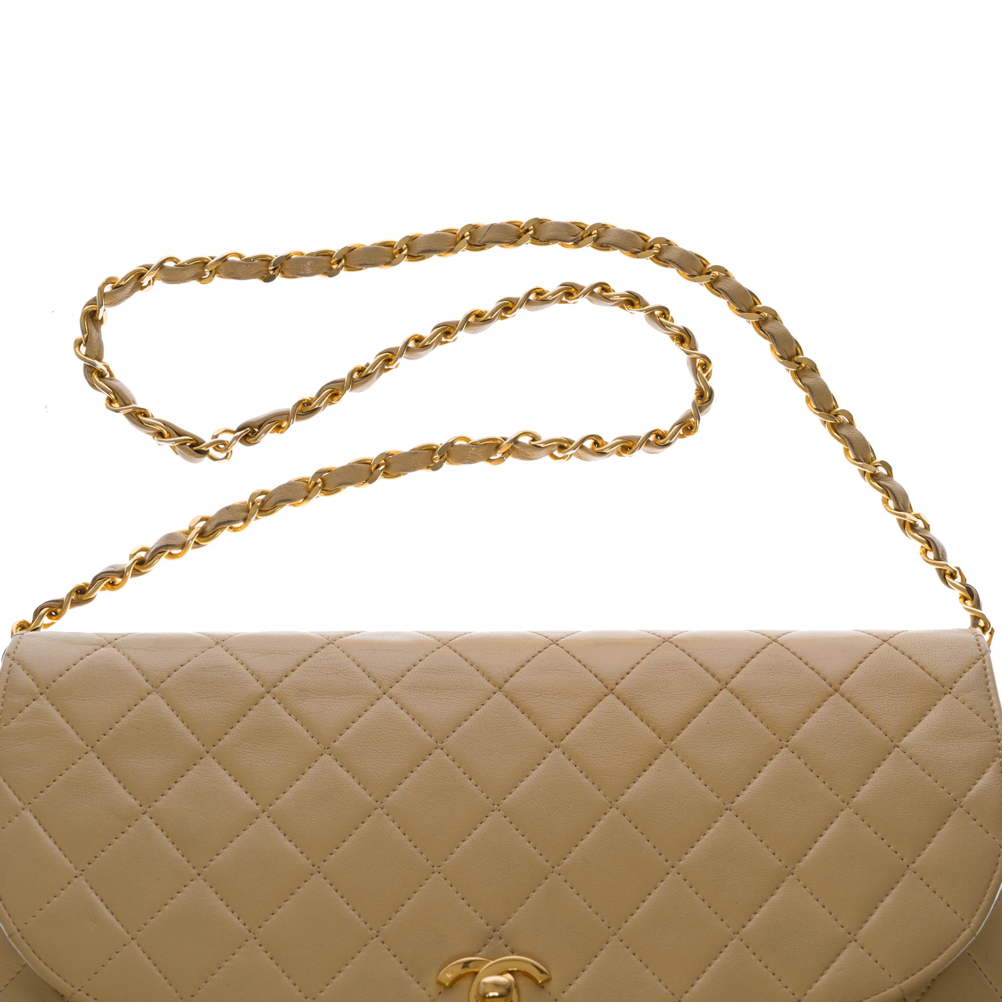Chanel Big Classic Umhängetasche aus gestepptem beigem Lammleder und goldenen Beschlägen 2