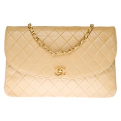 Chanel Big Classic Umhängetasche aus gestepptem beigem Lammleder und goldenen Beschlägen