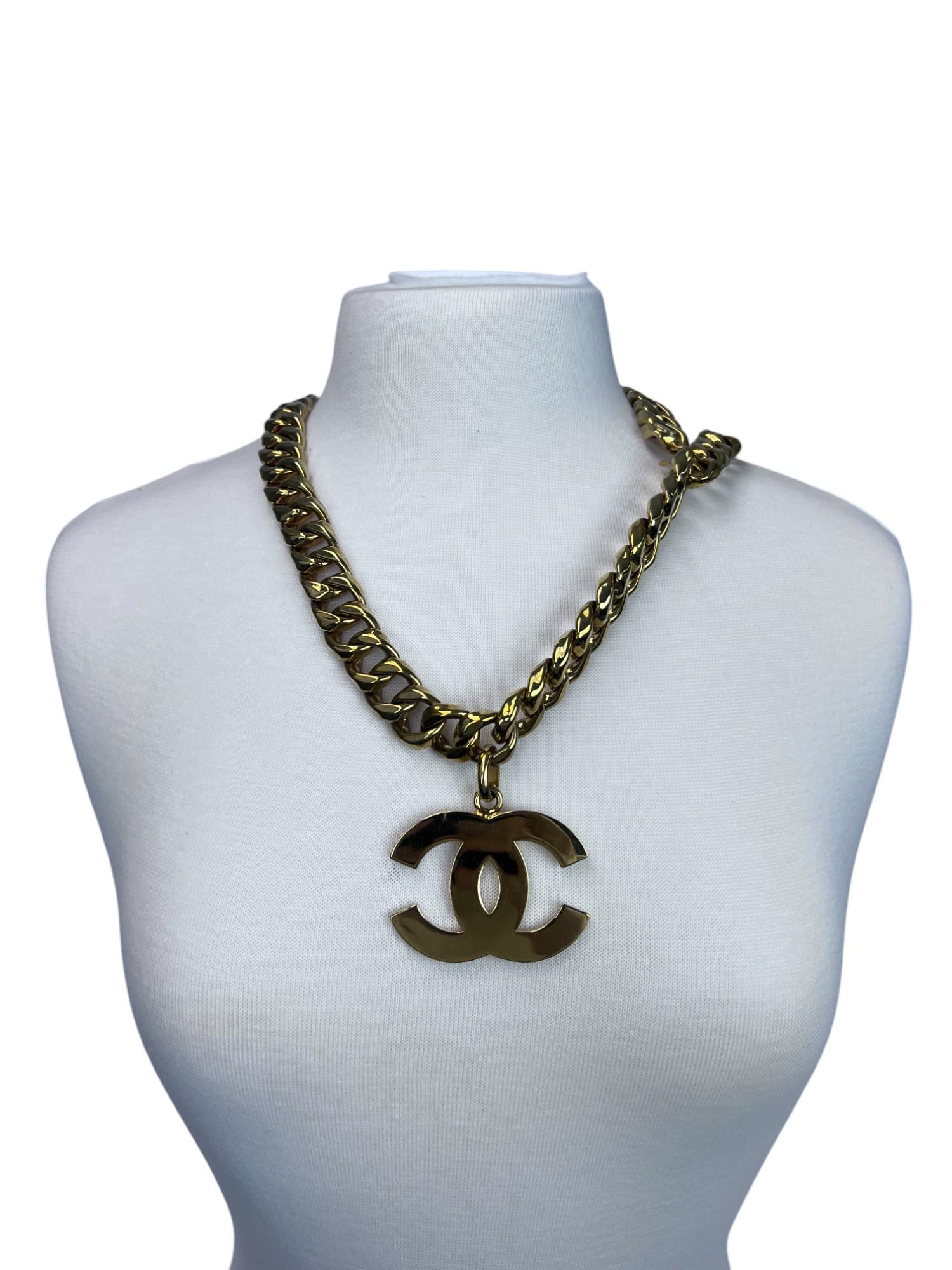 Chanel Big Logo Necklace/Belt In Good Condition For Sale In West Hartford, CT