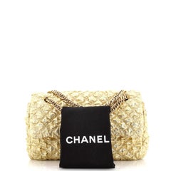 Chanel Bijoux Chain Double Flap Bag Trapuntata in tessuto a bolle metallico Small