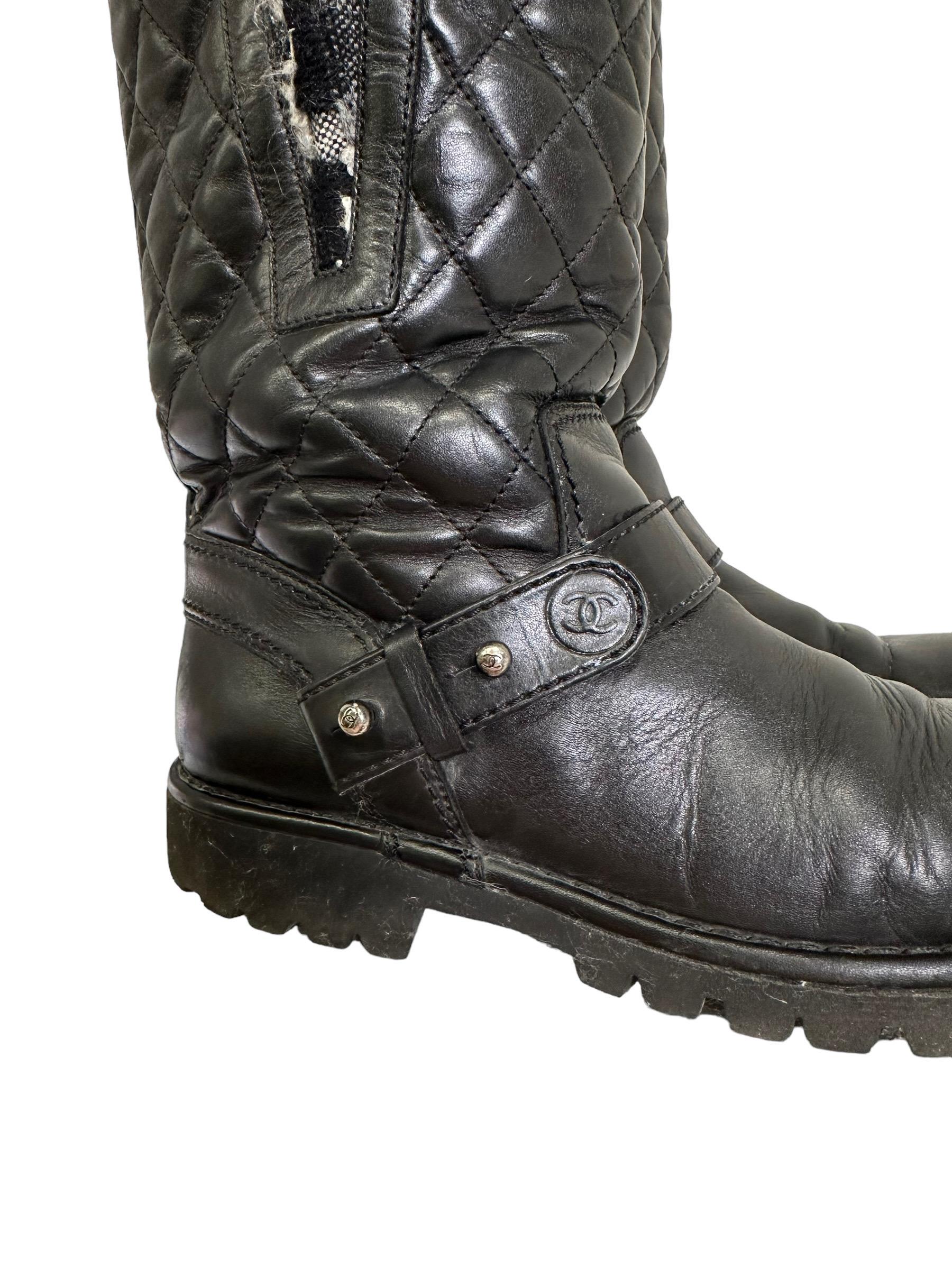Bottes motard Chanel en tweed et cuir noir Pour femmes en vente