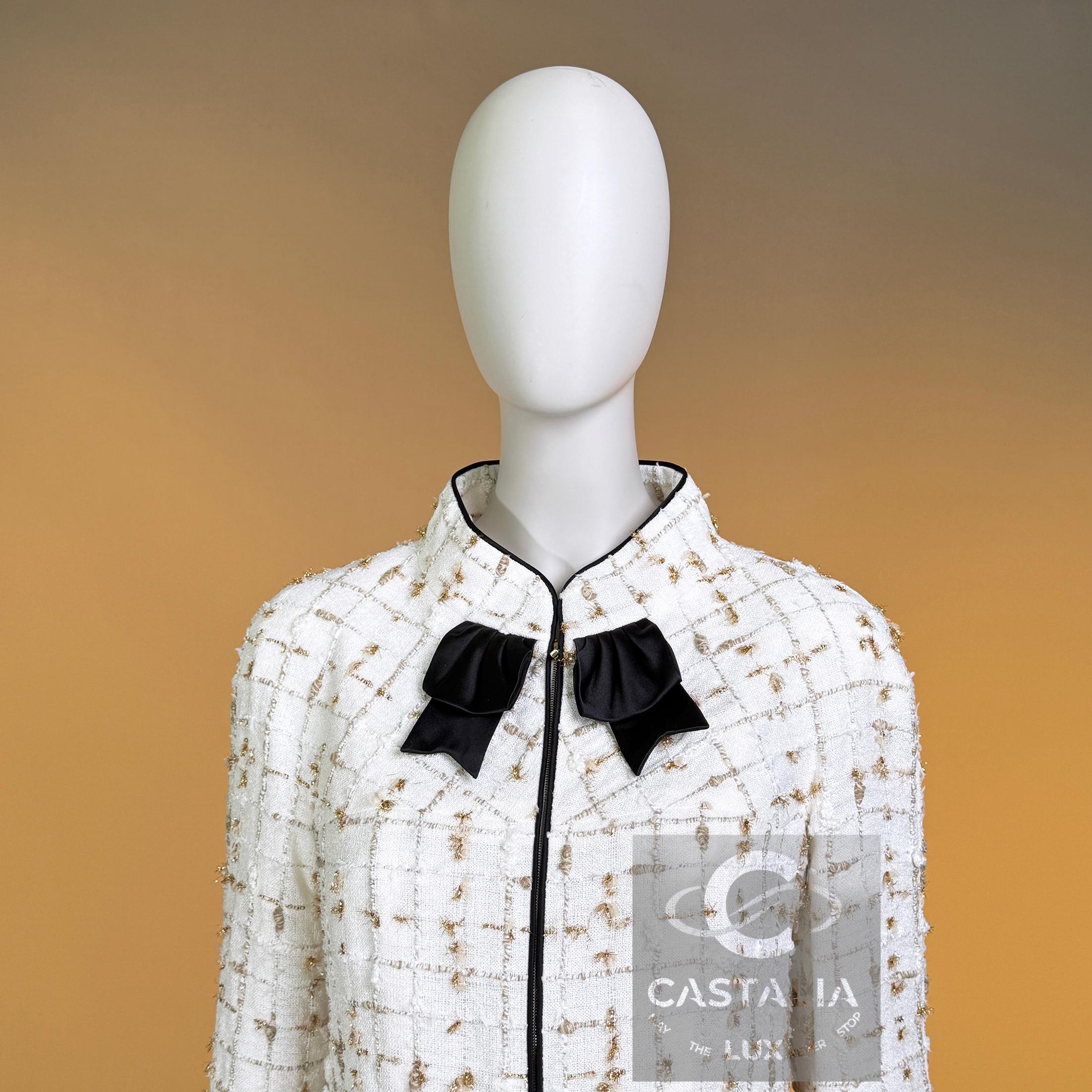 Chanel Billboard Legend 2019 Giacca in tweed bianco 38 FR in vendita 6