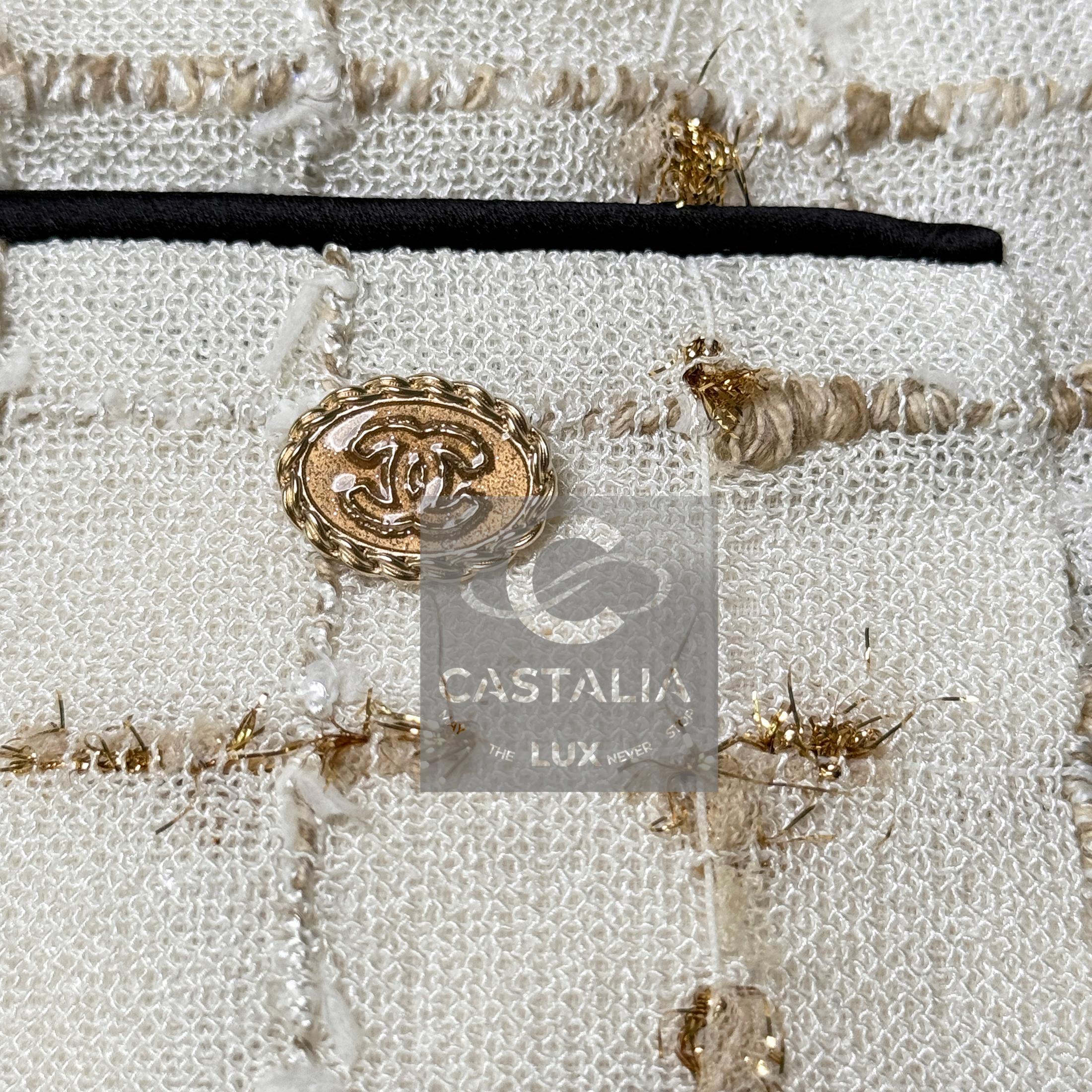 Chanel Billboard Legend 2019 Giacca in tweed bianco 38 FR in vendita 8