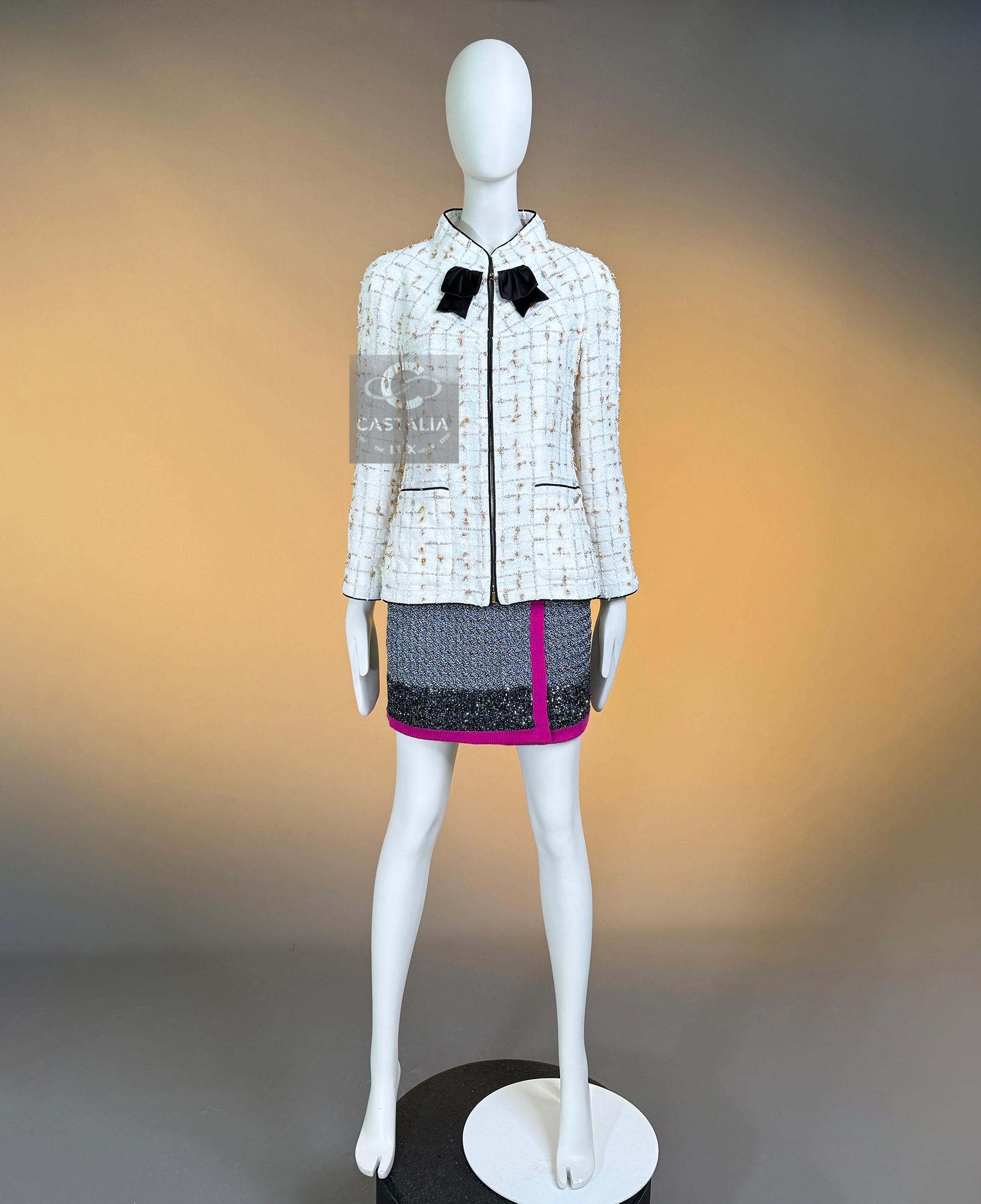 Chanel Billboard Legend 2019 Giacca in tweed bianco 38 FR in vendita 12