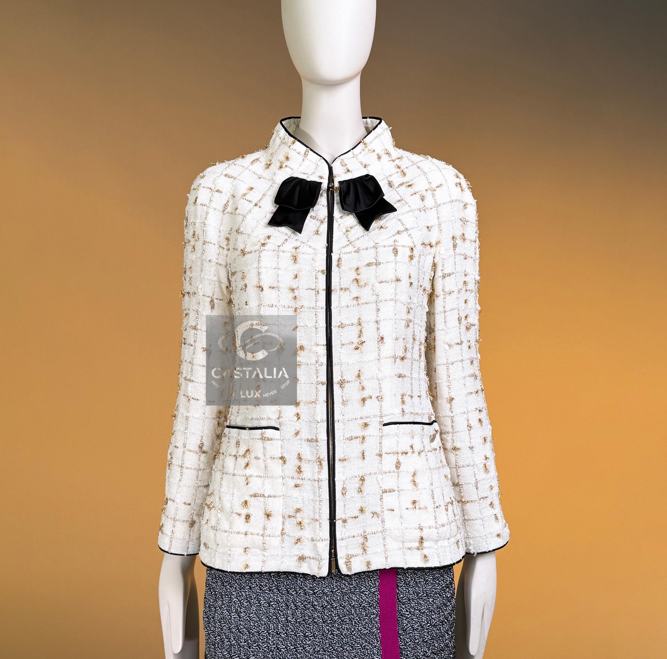 Chanel Billboard Legend 2019 Giacca in tweed bianco 38 FR in vendita 4
