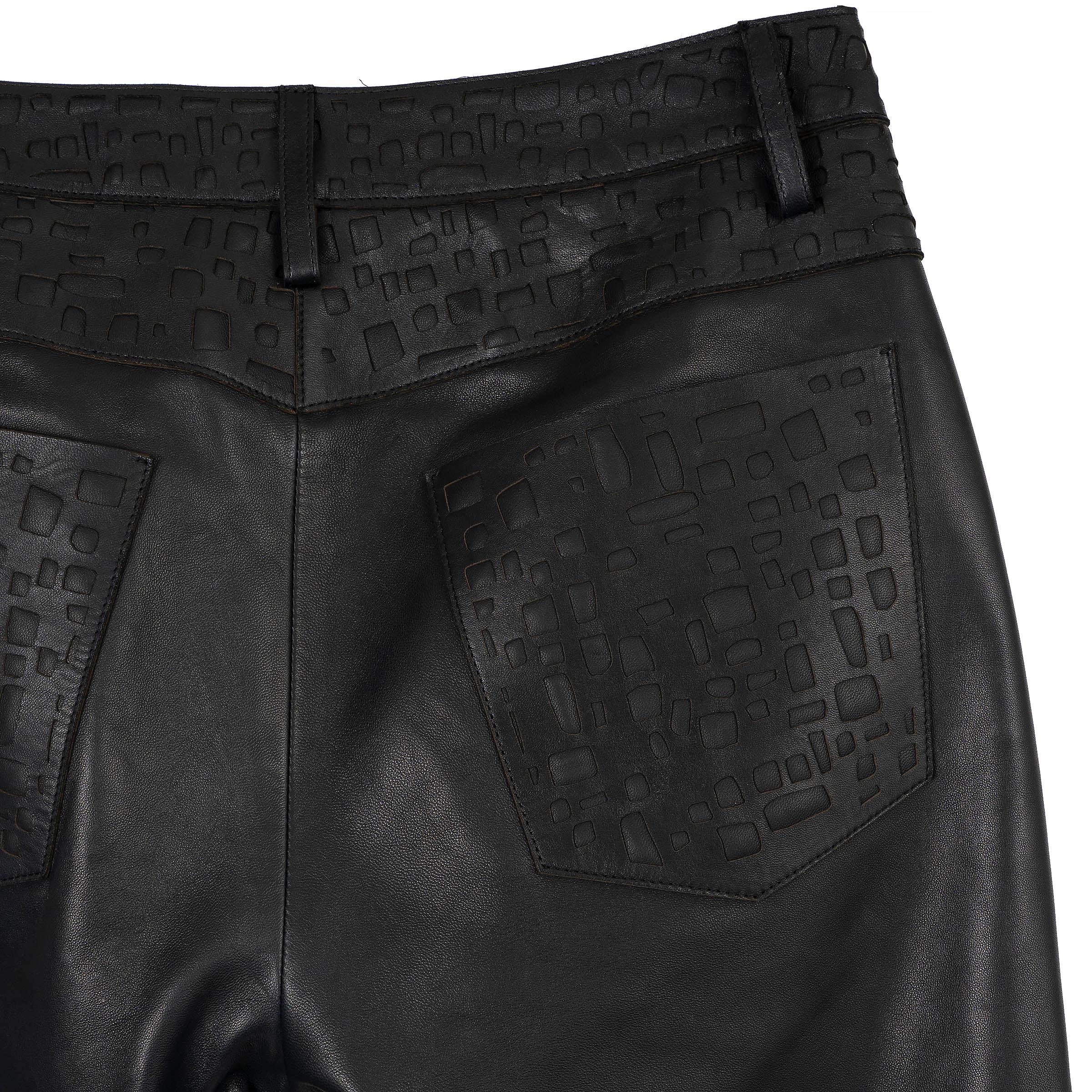 CHANEL schwarz 11P PERFORATED TRIM LEATHER Hose 34 XXS im Angebot 1