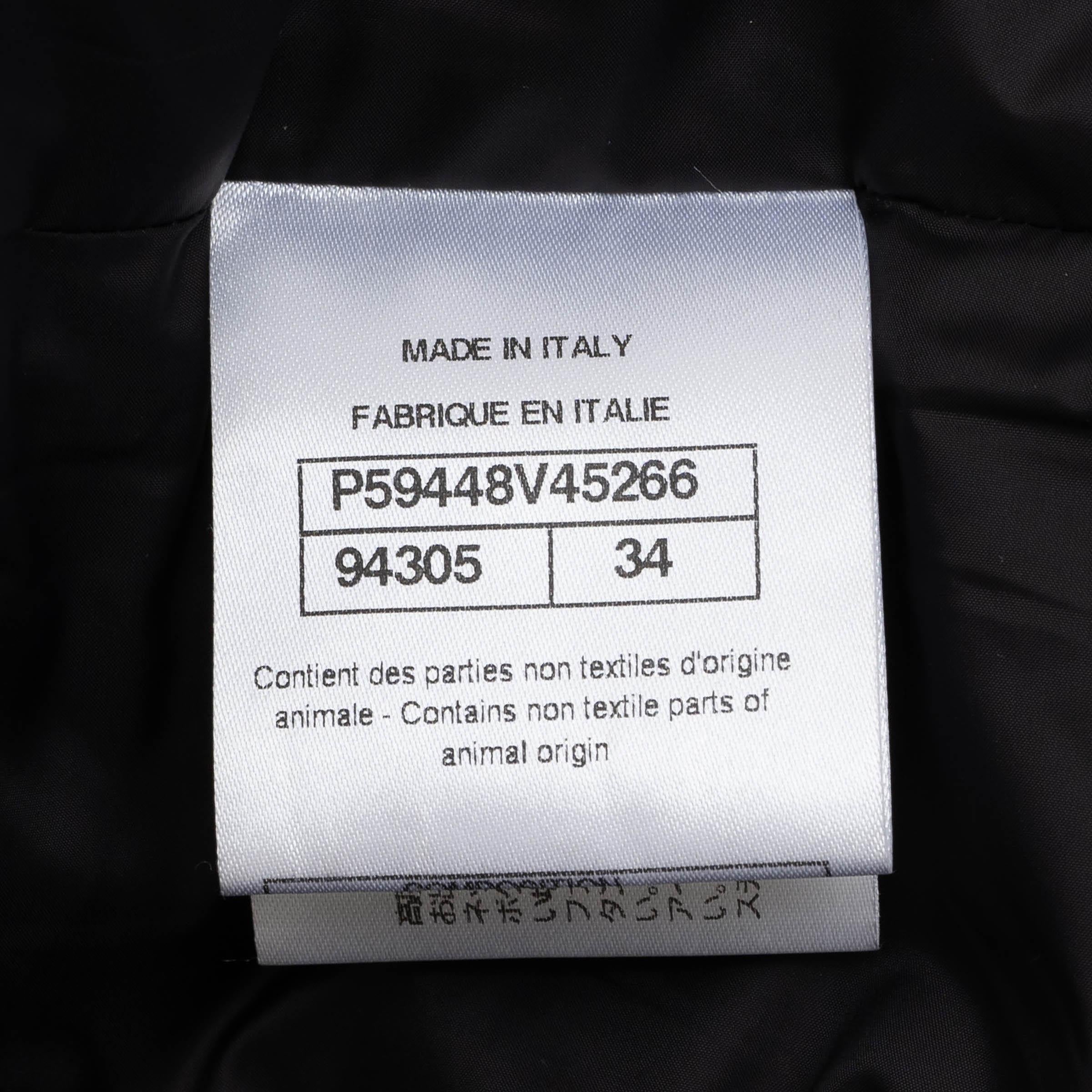 Veste fourreau noire 18A COCO NEIGE FAUX FUR TRIM CHANEL 34 XXS en vente 5