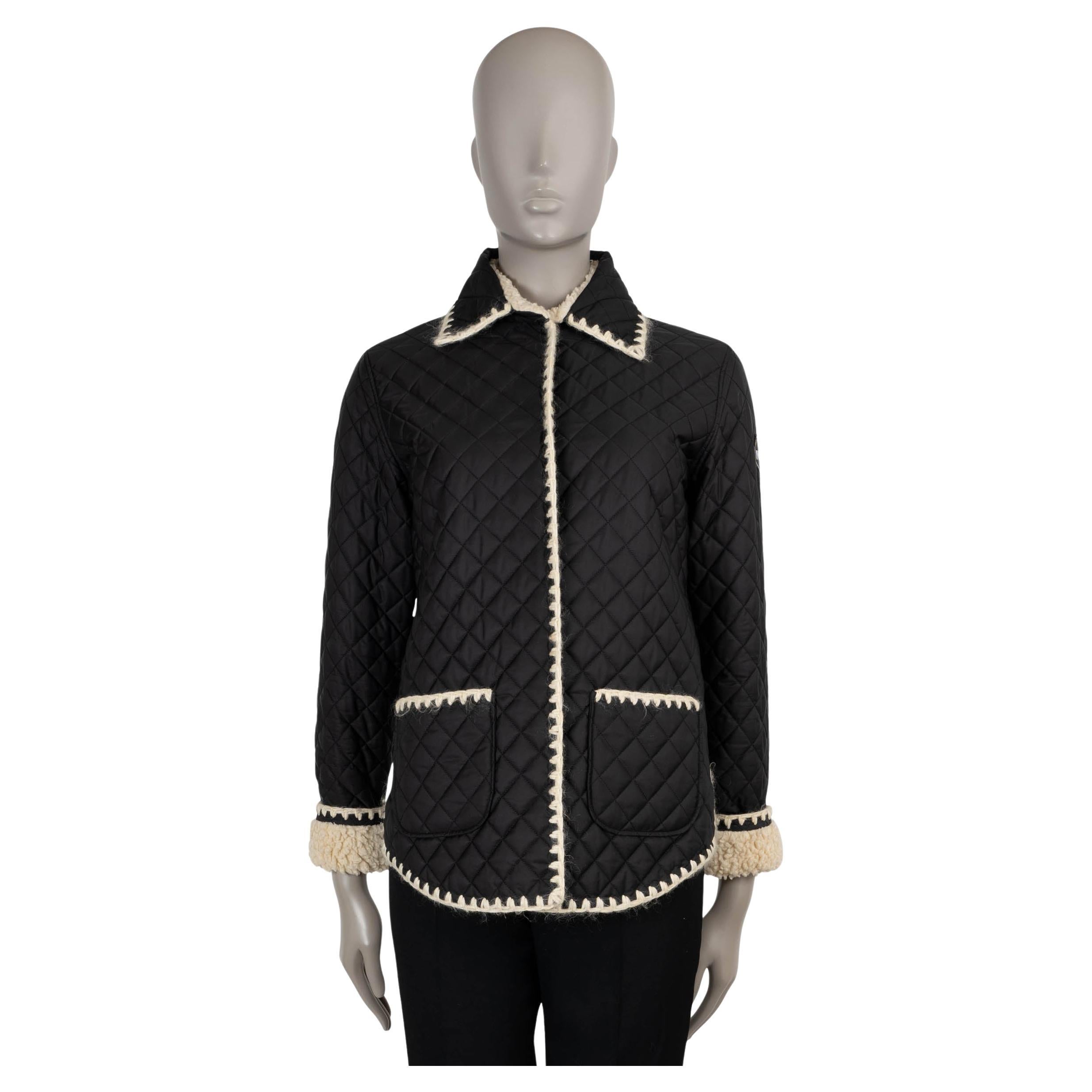 Veste fourreau noire 18A COCO NEIGE FAUX FUR TRIM CHANEL 34 XXS en vente