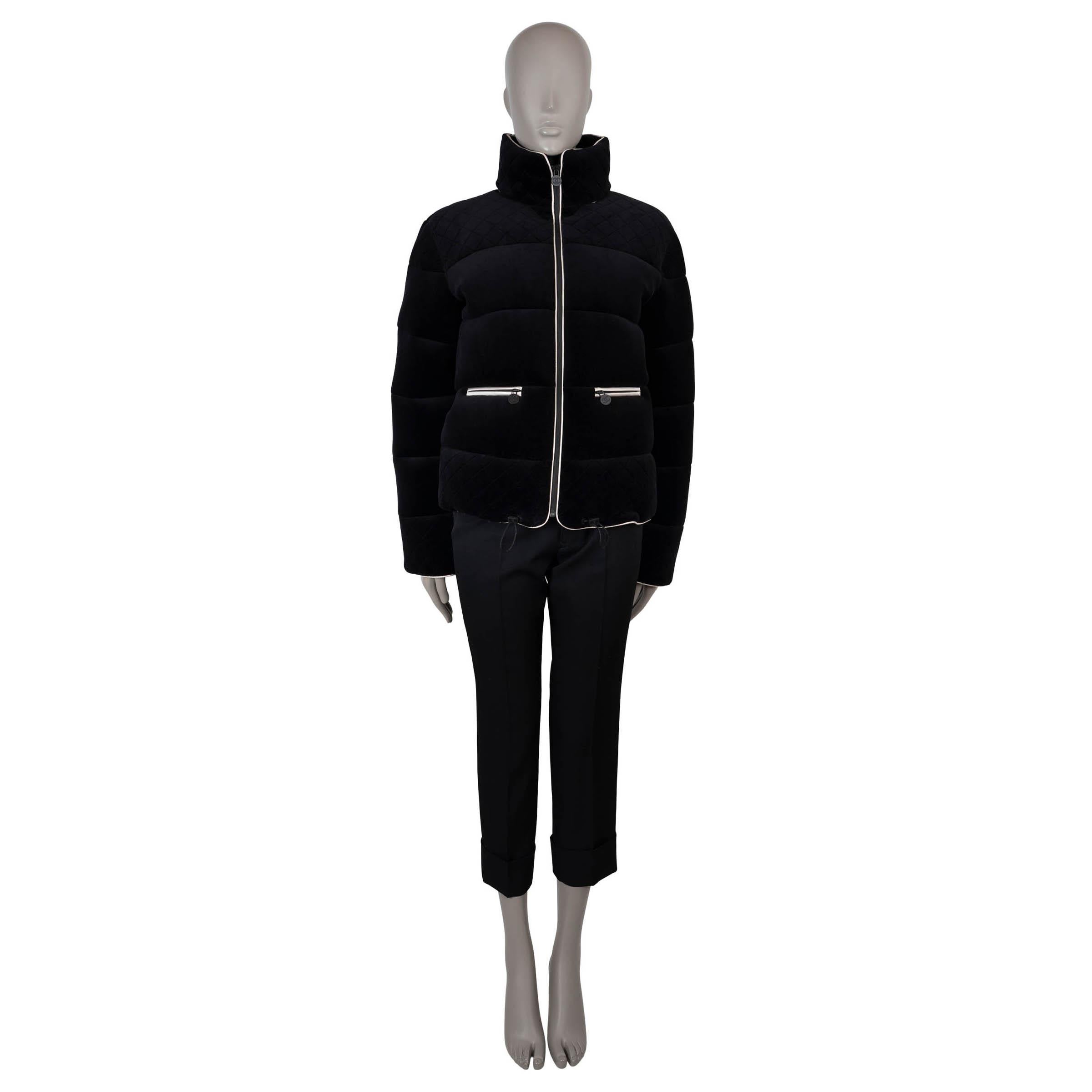 CHANEL noir 18B COCO NEIGE DOWN PUFFER Jacket 40 M Pour femmes en vente