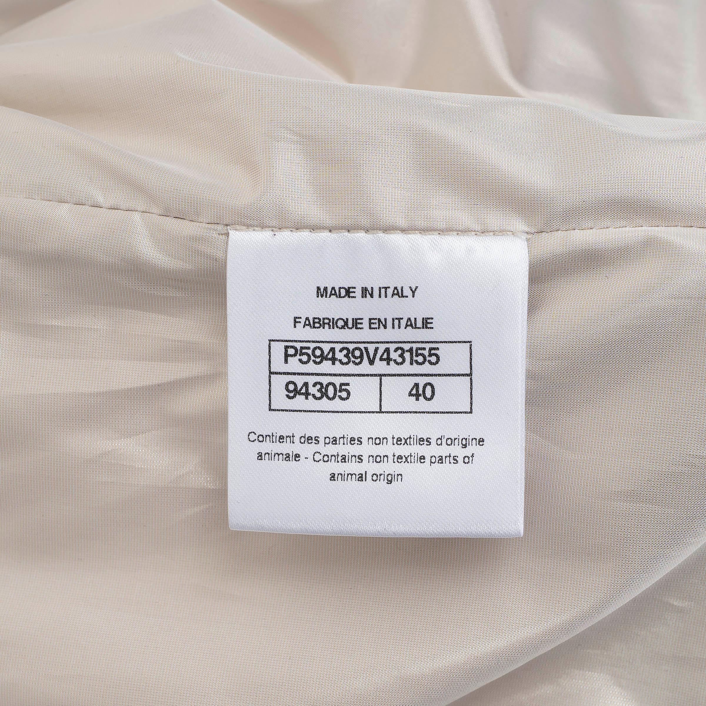 CHANEL noir 18B COCO NEIGE DOWN PUFFER Jacket 40 M en vente 3