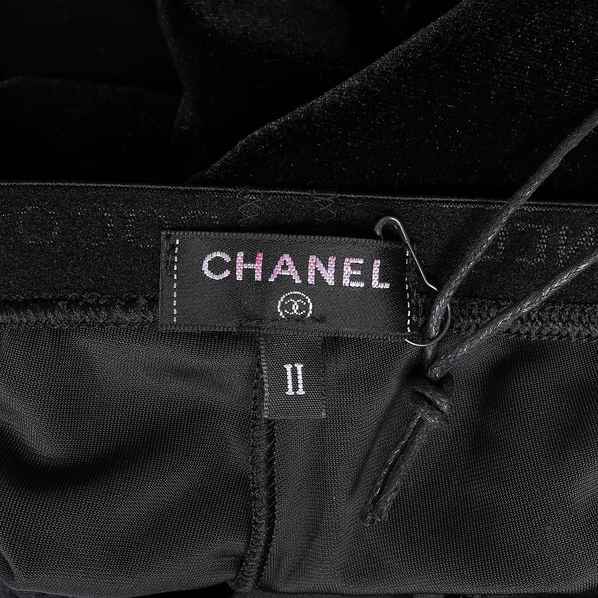 CHANEL black 2015 15A SALZBURG VELVET LEGGINGS Pants II 2 For Sale 1