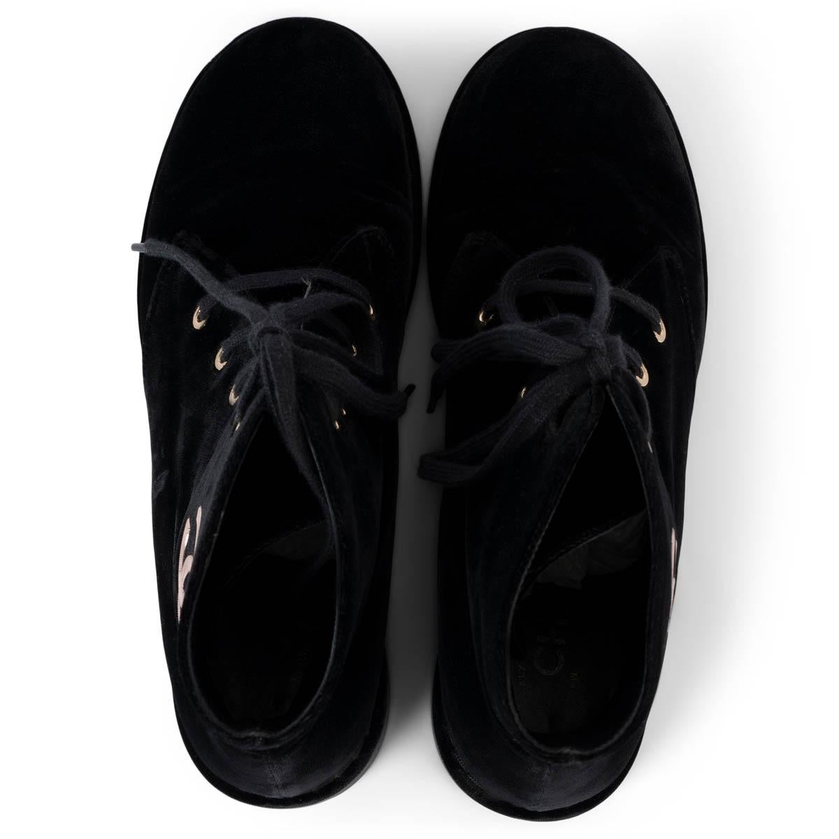 CHANEL black 2018 18A HAMBURG VELVET LACE-UP Ankle Boots Shoes 38.5 For Sale 2