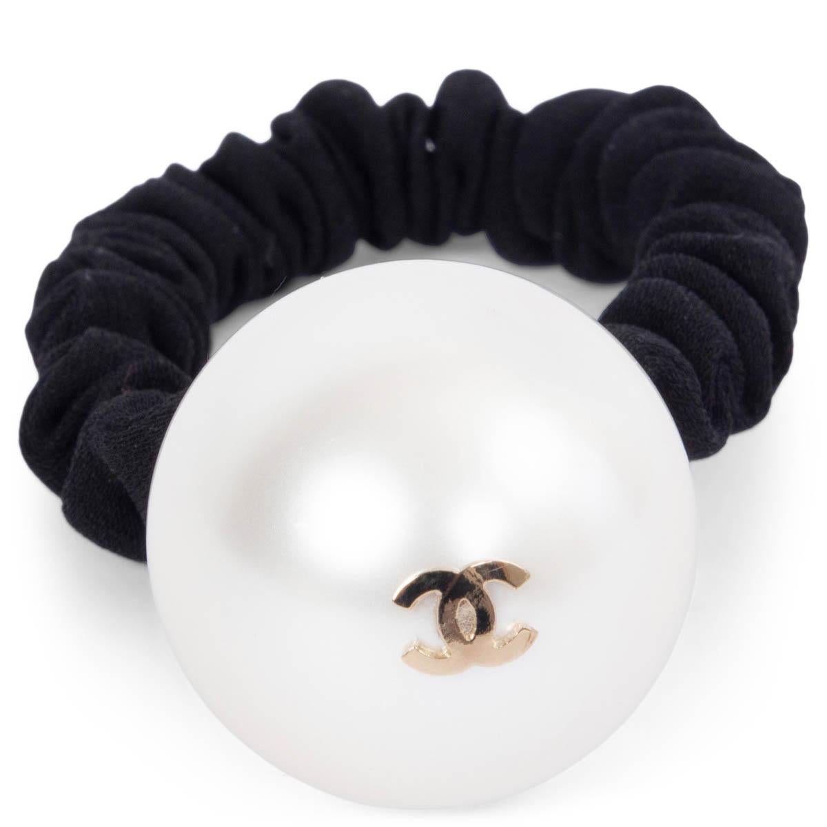 Black CHANEL black 2022 22V FAUX PEARL Hair Tie Scrunchie A63896 For Sale