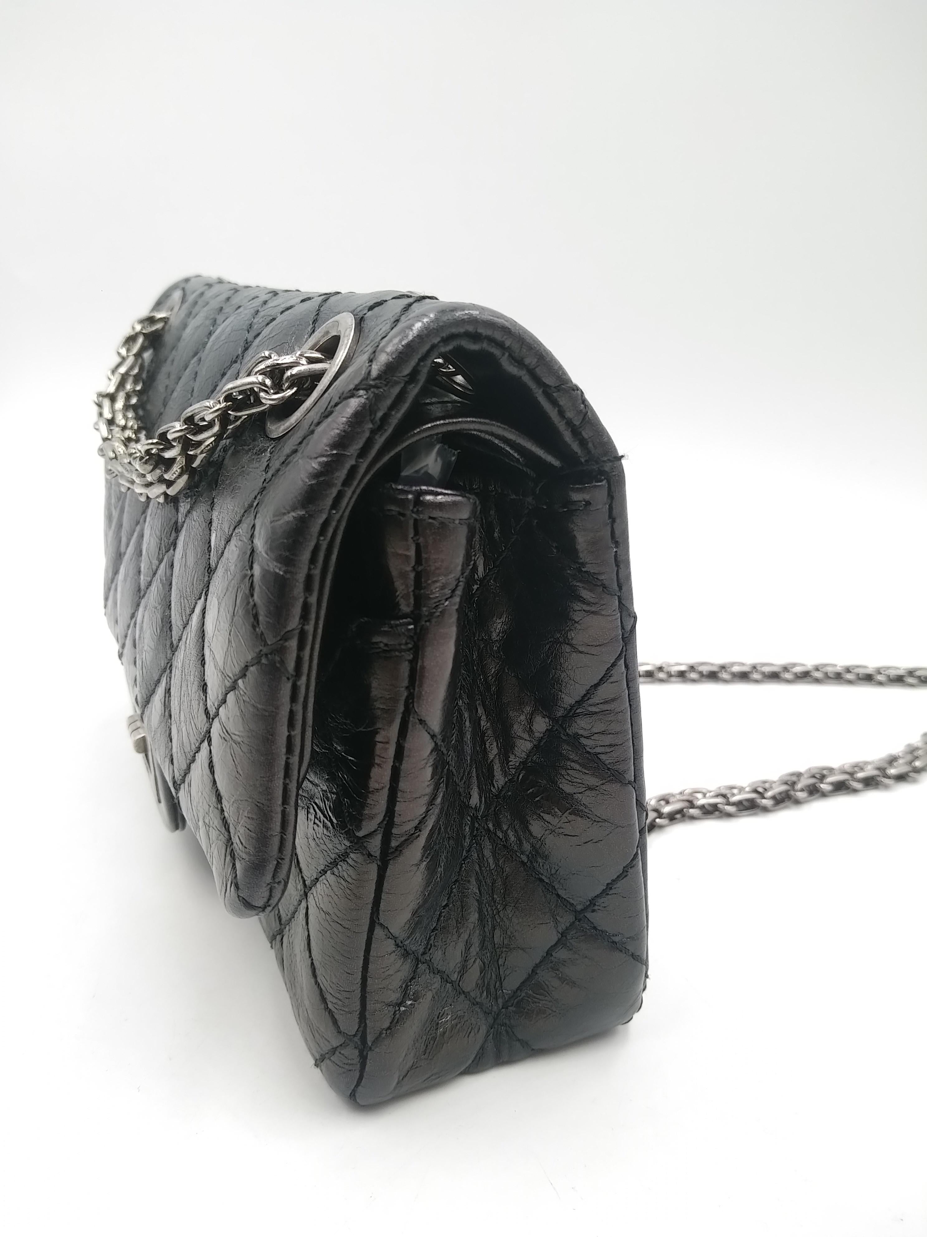 Chanel Black 2.55  Reissue 224 Bag In Good Condition In Lugano, Ticino