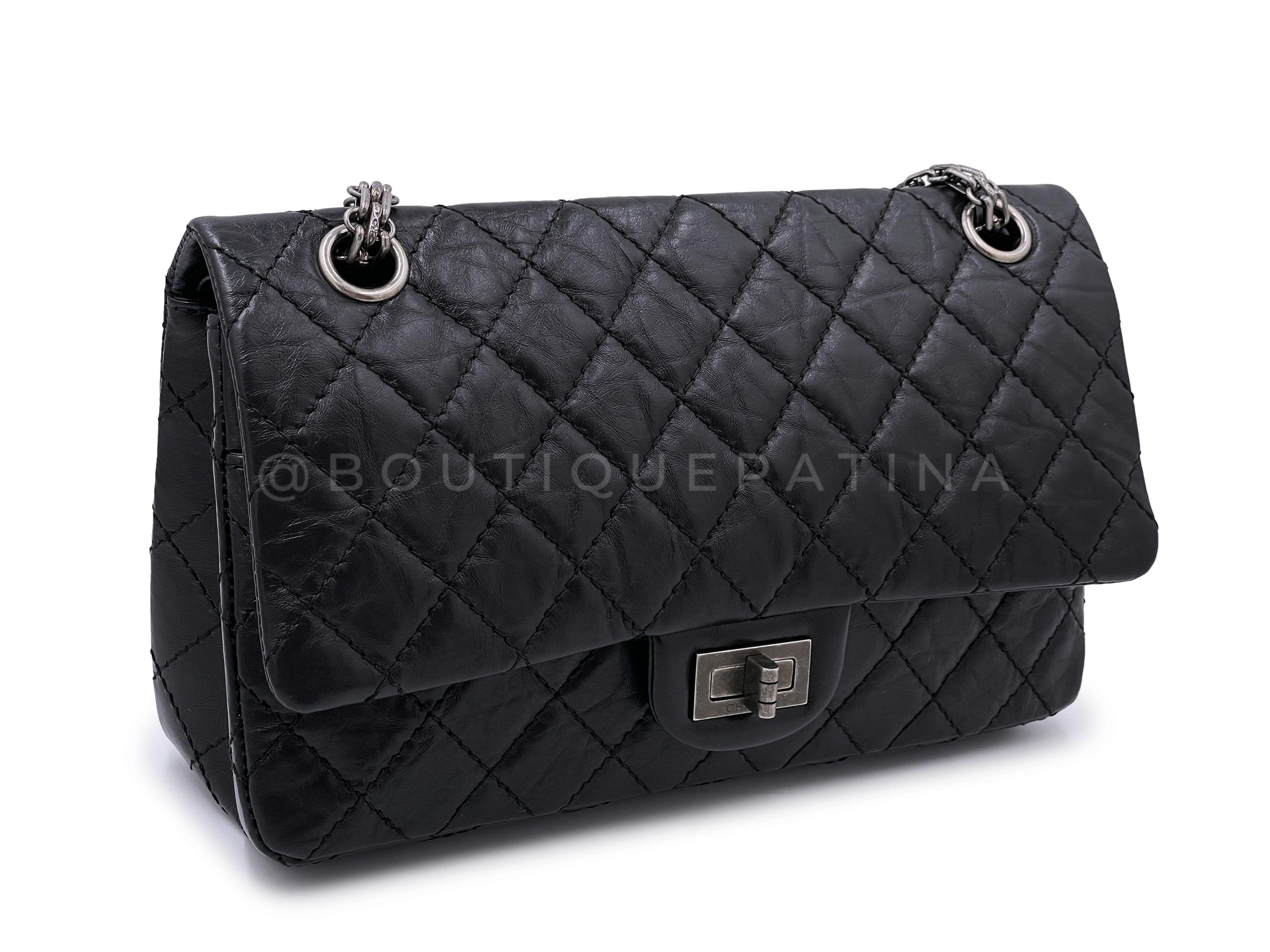 Chanel Black 2.55 Reissue Classic Double Flap Bag RHW 225 66892 In Excellent Condition For Sale In Costa Mesa, CA