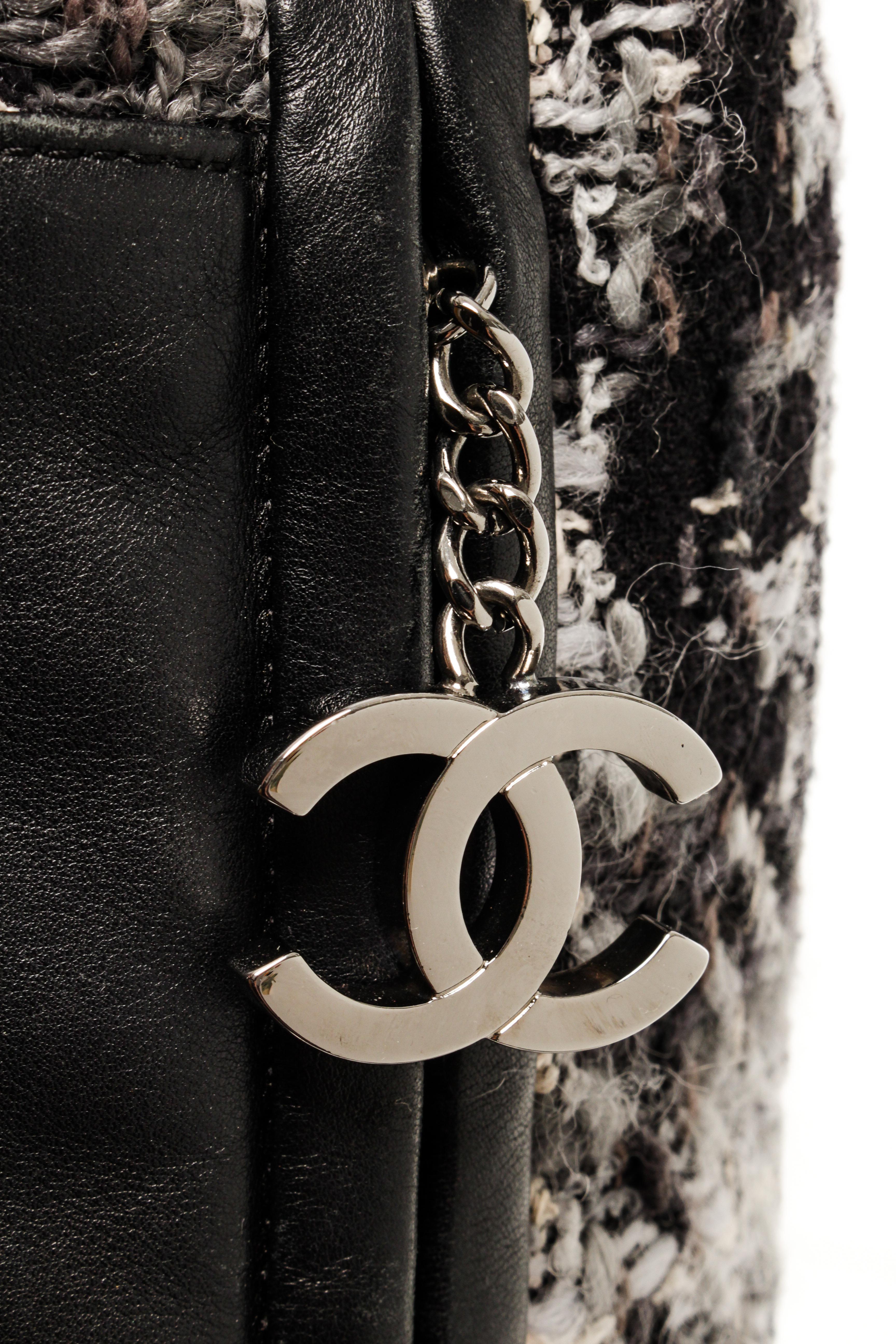 Chanel Black 2.55 Tweed Chain Shoulder Bag For Sale 2