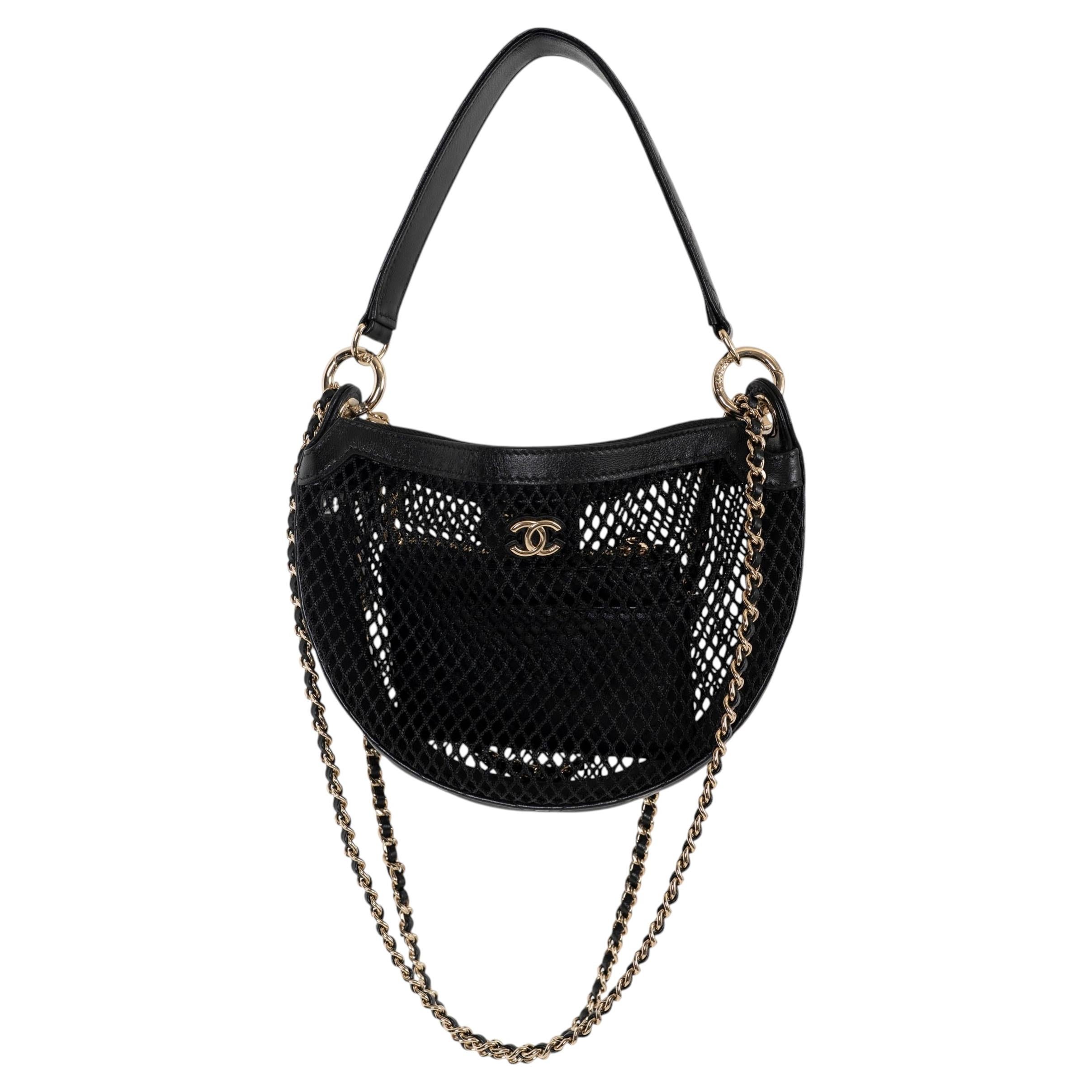 Does Chanel have a crossbody bag?