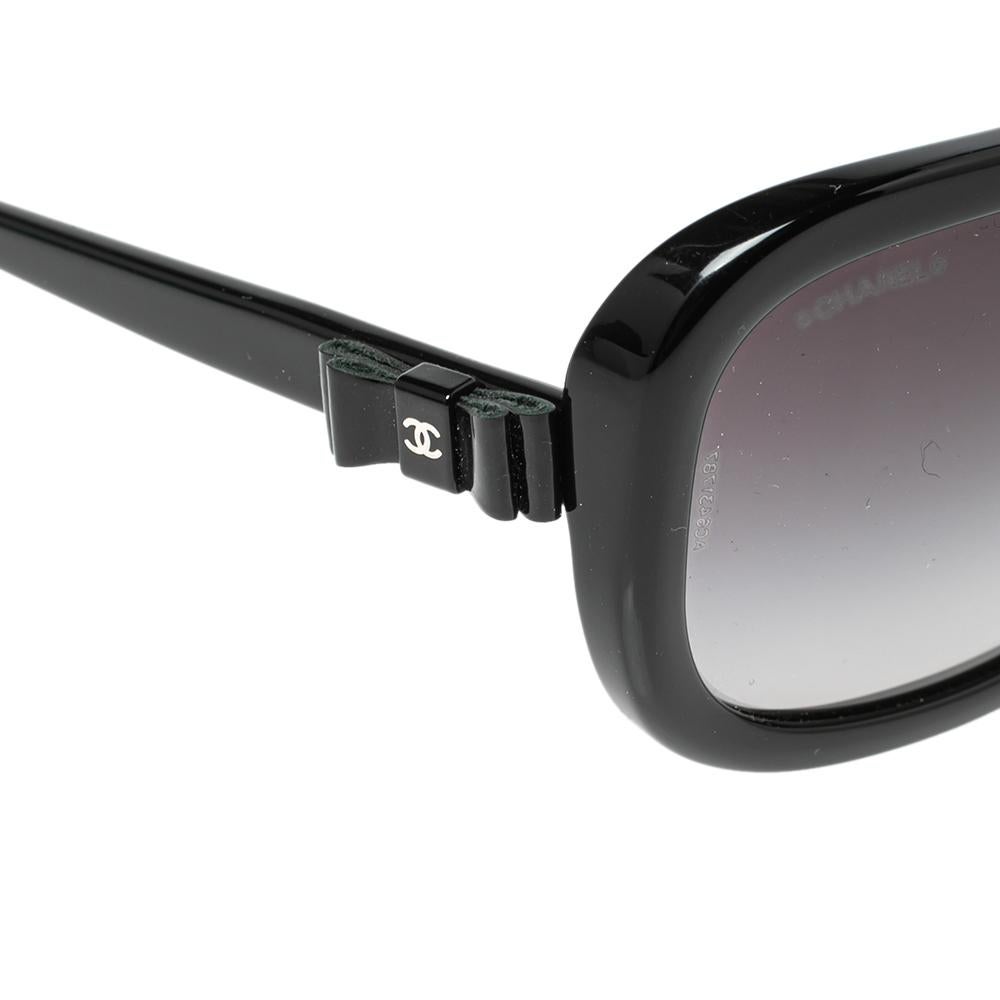 Chanel Black 5280-Q Bow Square Gradient Sunglasses In Good Condition In Dubai, Al Qouz 2