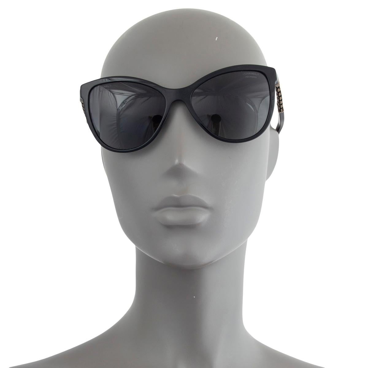 CHANEL Schwarze 5326 CHAIN CAT EYE Sonnenbrille mit Kette im Angebot 1