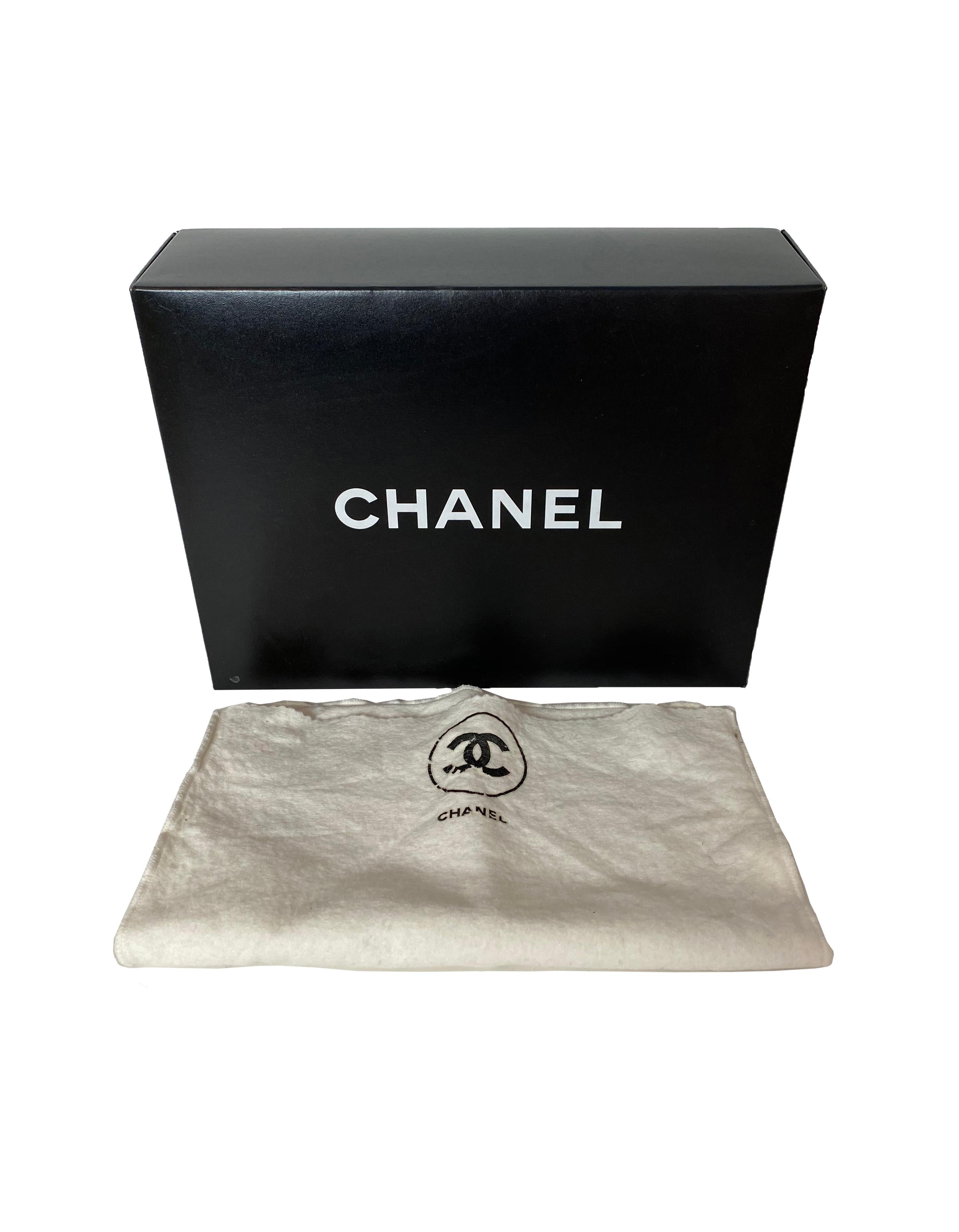Chanel Black '90s Vintage Caviar Leather CC Vintage Bucket Bag 5
