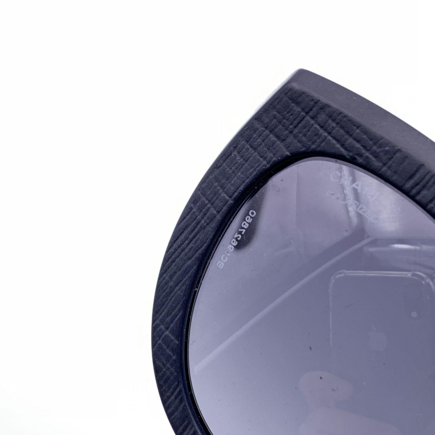 Chanel Black Acetate 5331 Polarized Butterfly Sunglasses 51/20 140mm In Excellent Condition In Rome, Rome