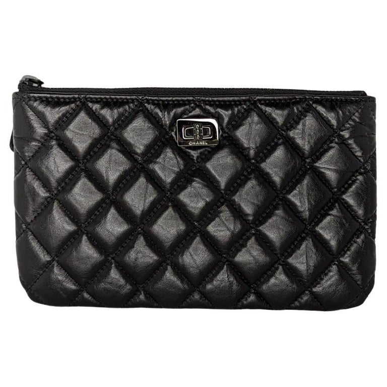 Chanel Black Aged Calfskin O Case 2.55 Reissue Pouch For Sale at