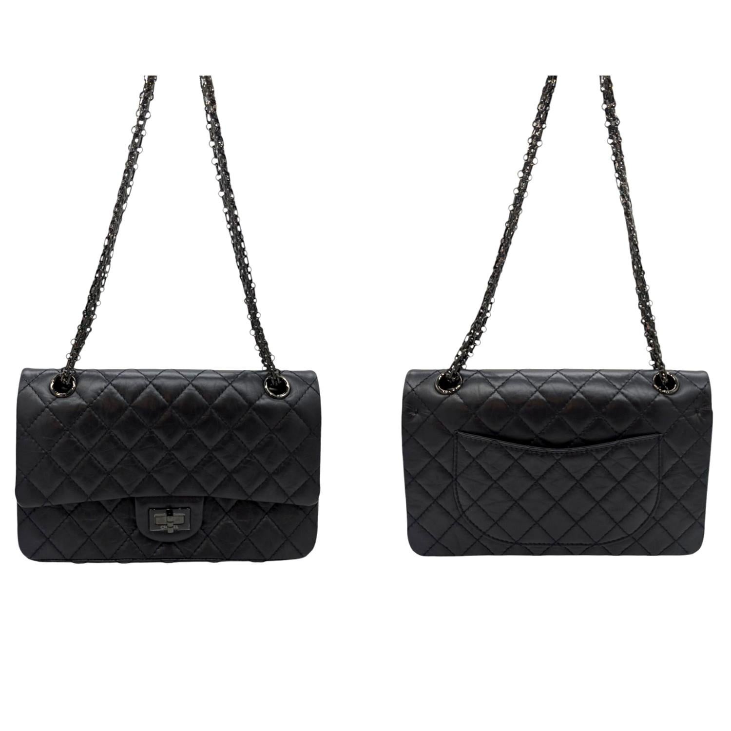 Chanel Black Aged Calfskin Quilted 2.55 Reissue 225 Flap In Excellent Condition For Sale In Scottsdale, AZ