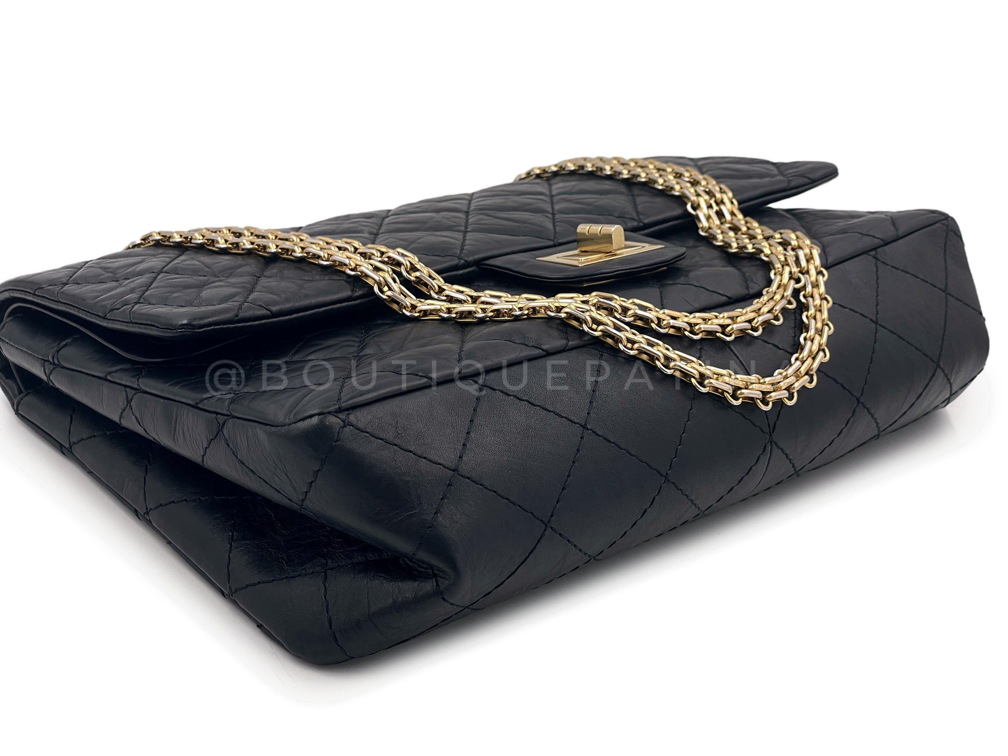 Chanel - Grand sac à rabat 227 2.55 en cuir de veau vieilli noir, réédition GHW 65332 en vente 3
