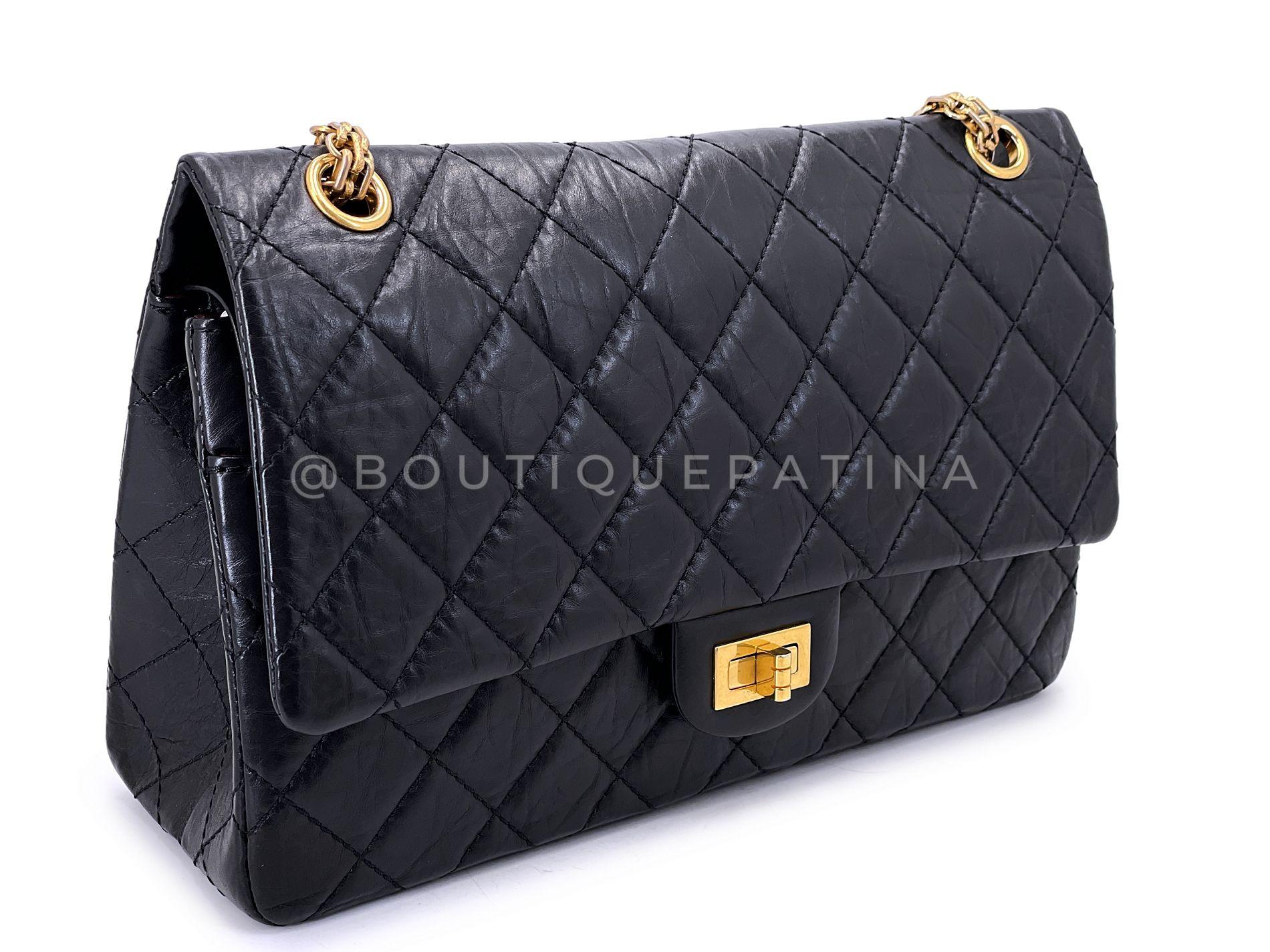 Noir Chanel Black Aged Calfskin Reissue Medium 226 2.55 Flap Bag GHW 67076 en vente